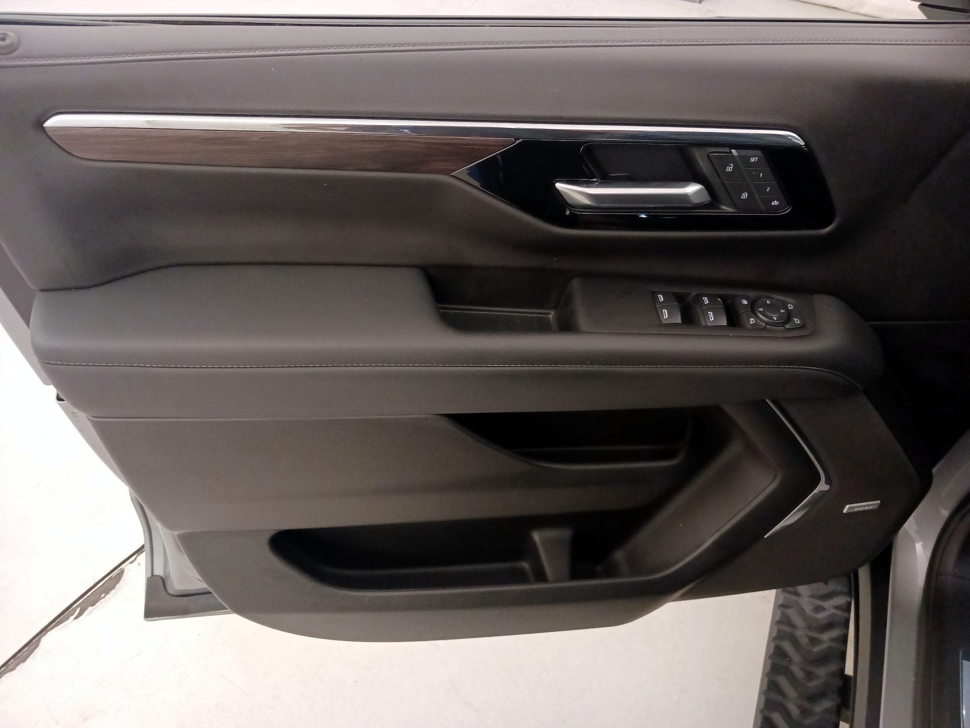 Thumbnail: 2025 Chevrolet Suburban - 12