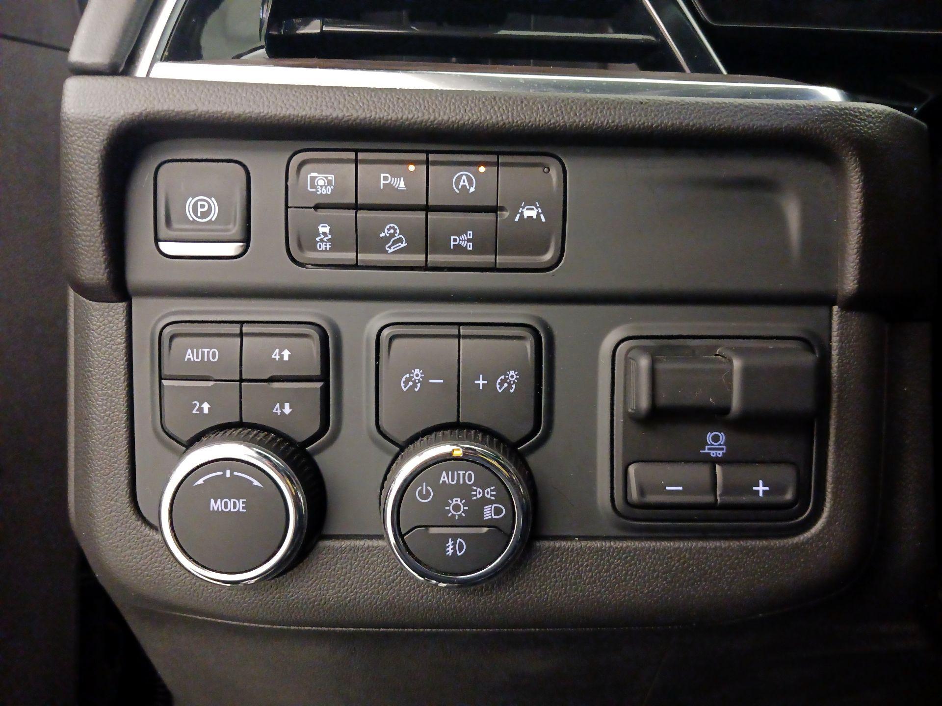 Thumbnail: 2025 Chevrolet Suburban - 13