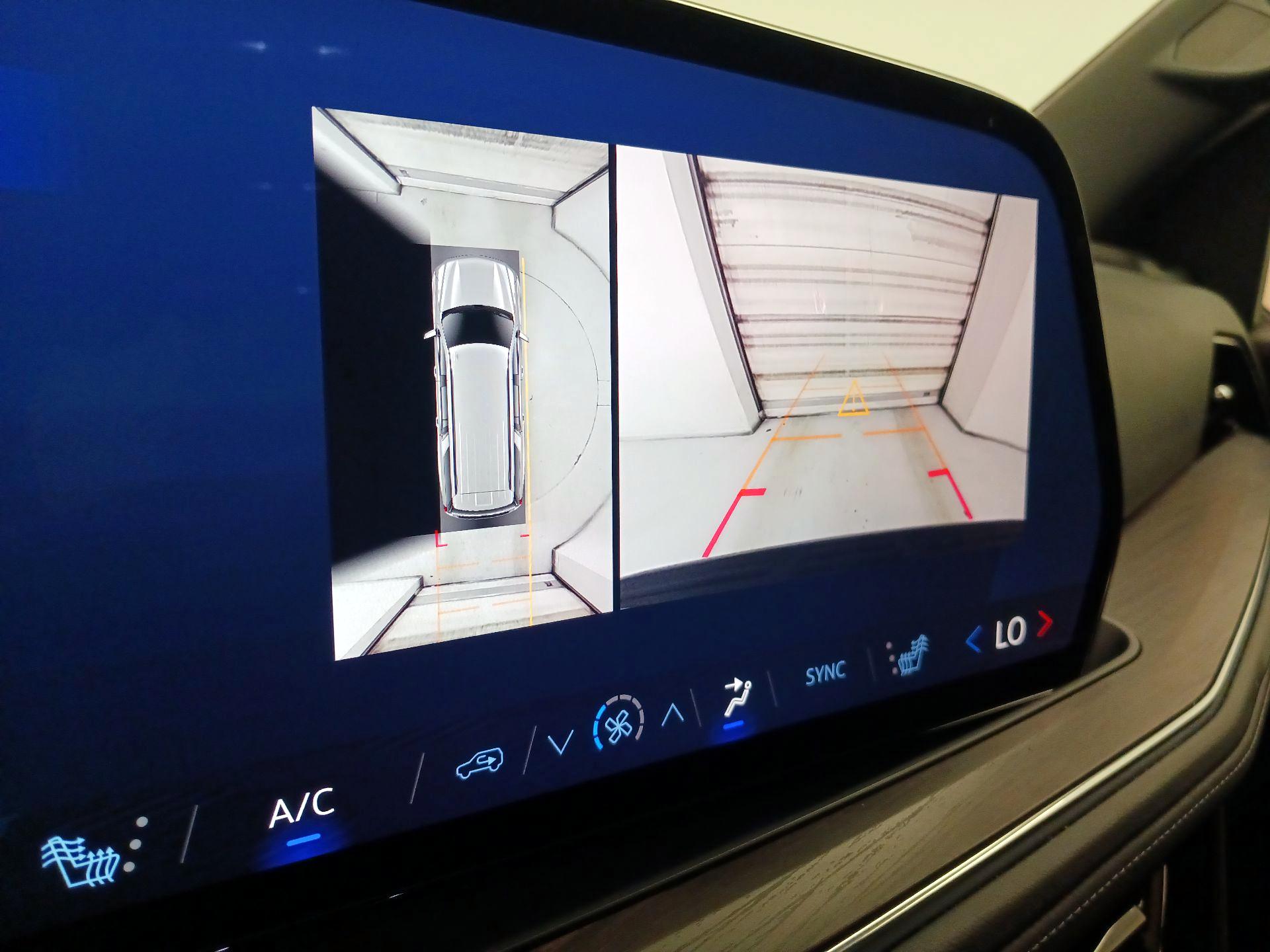 Thumbnail: 2025 Chevrolet Suburban - 15