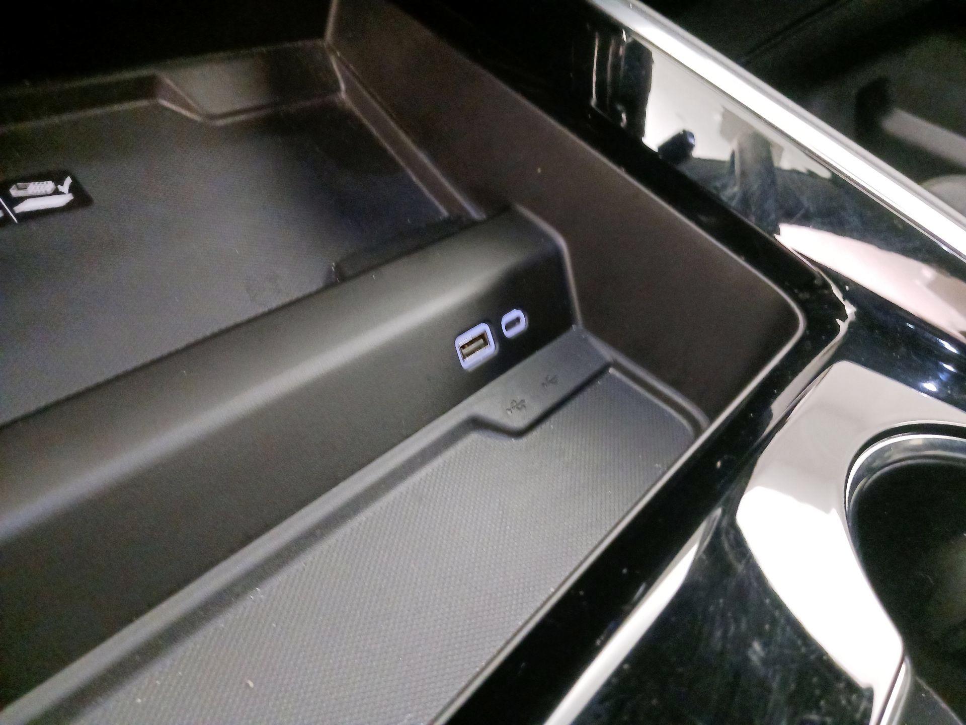 Thumbnail: 2025 Chevrolet Suburban - 19