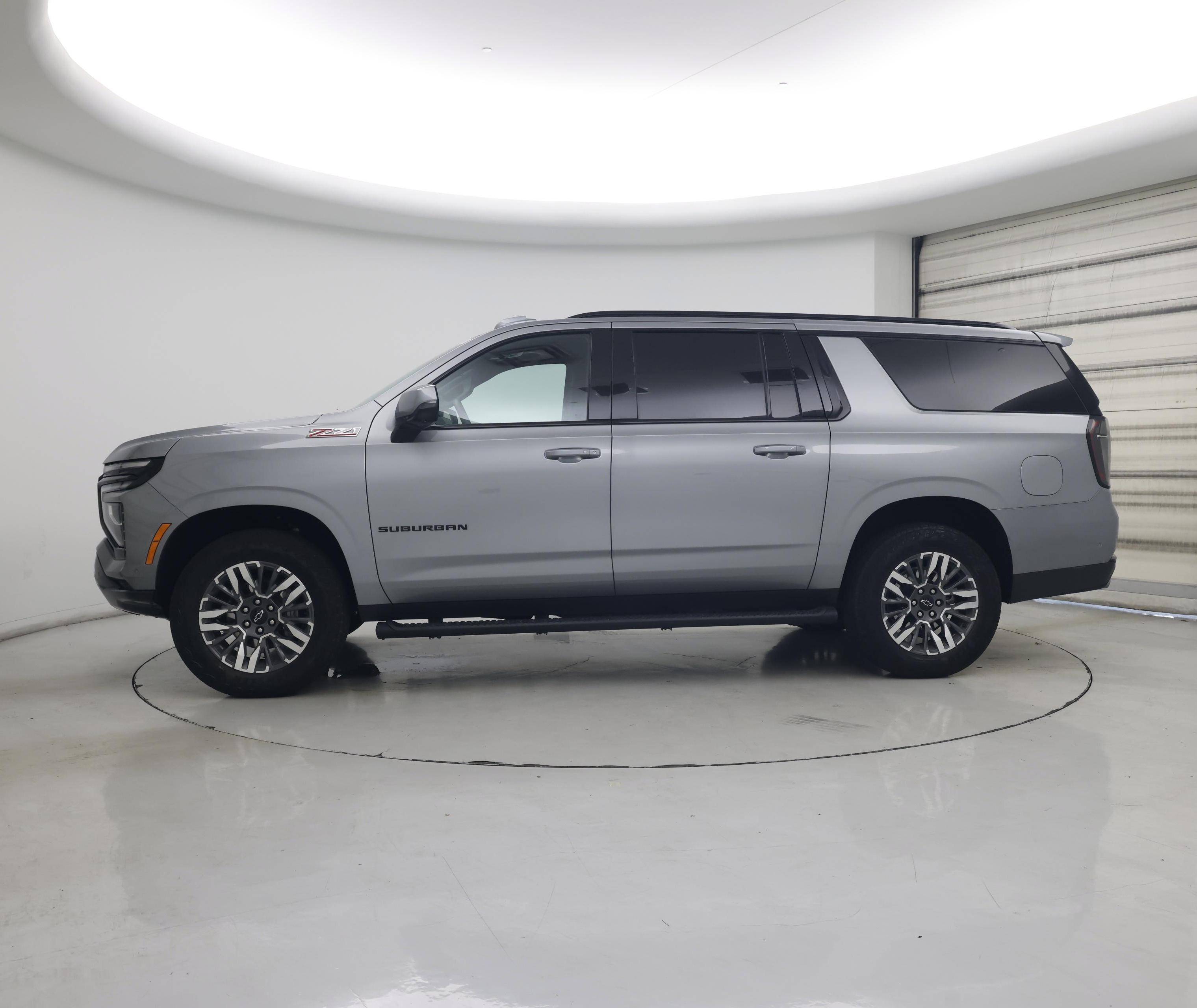 Thumbnail: 2025 Chevrolet Suburban - 3