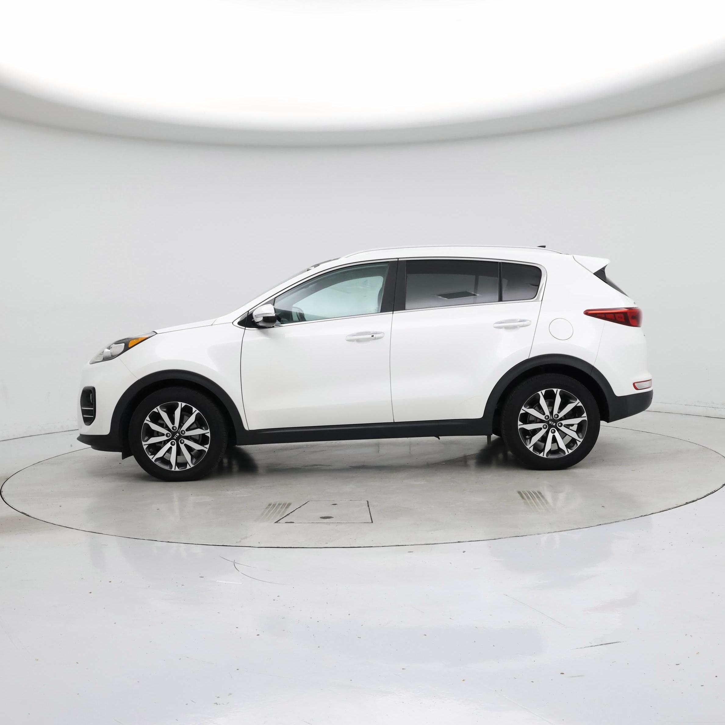 Thumbnail: 2017 Kia Sportage - 3