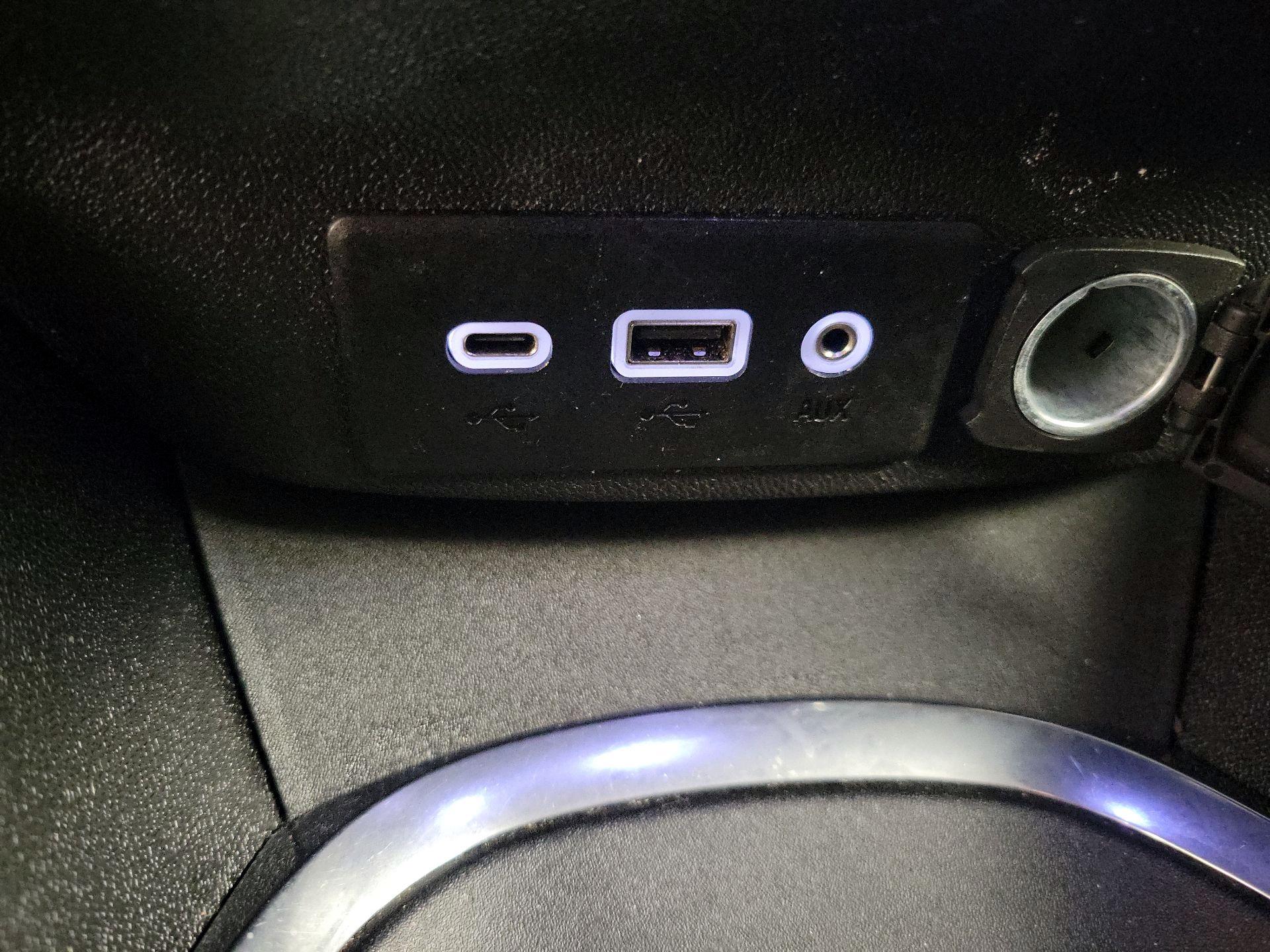 Thumbnail: 2019 Chevrolet Malibu - 18