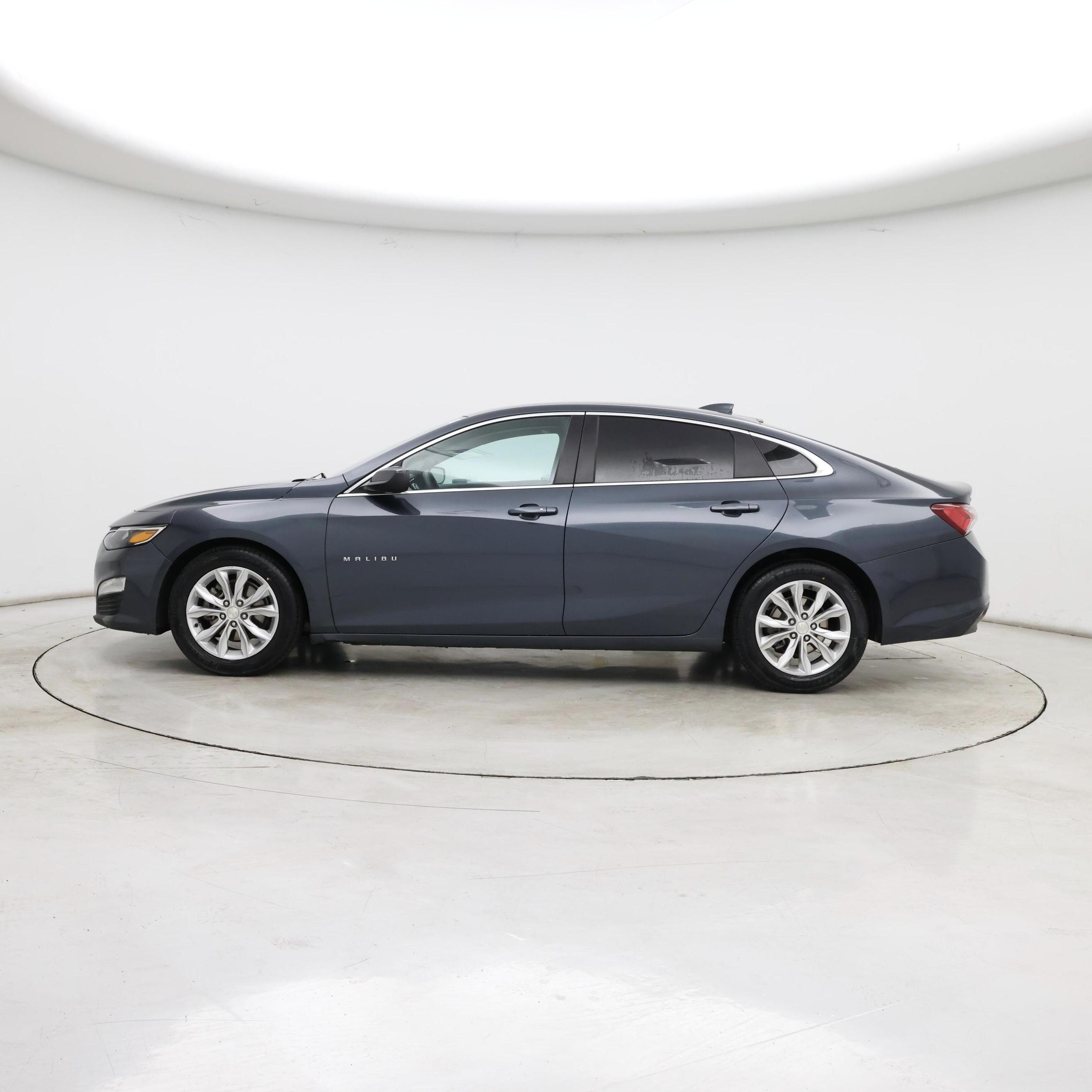 Thumbnail: 2019 Chevrolet Malibu - 3