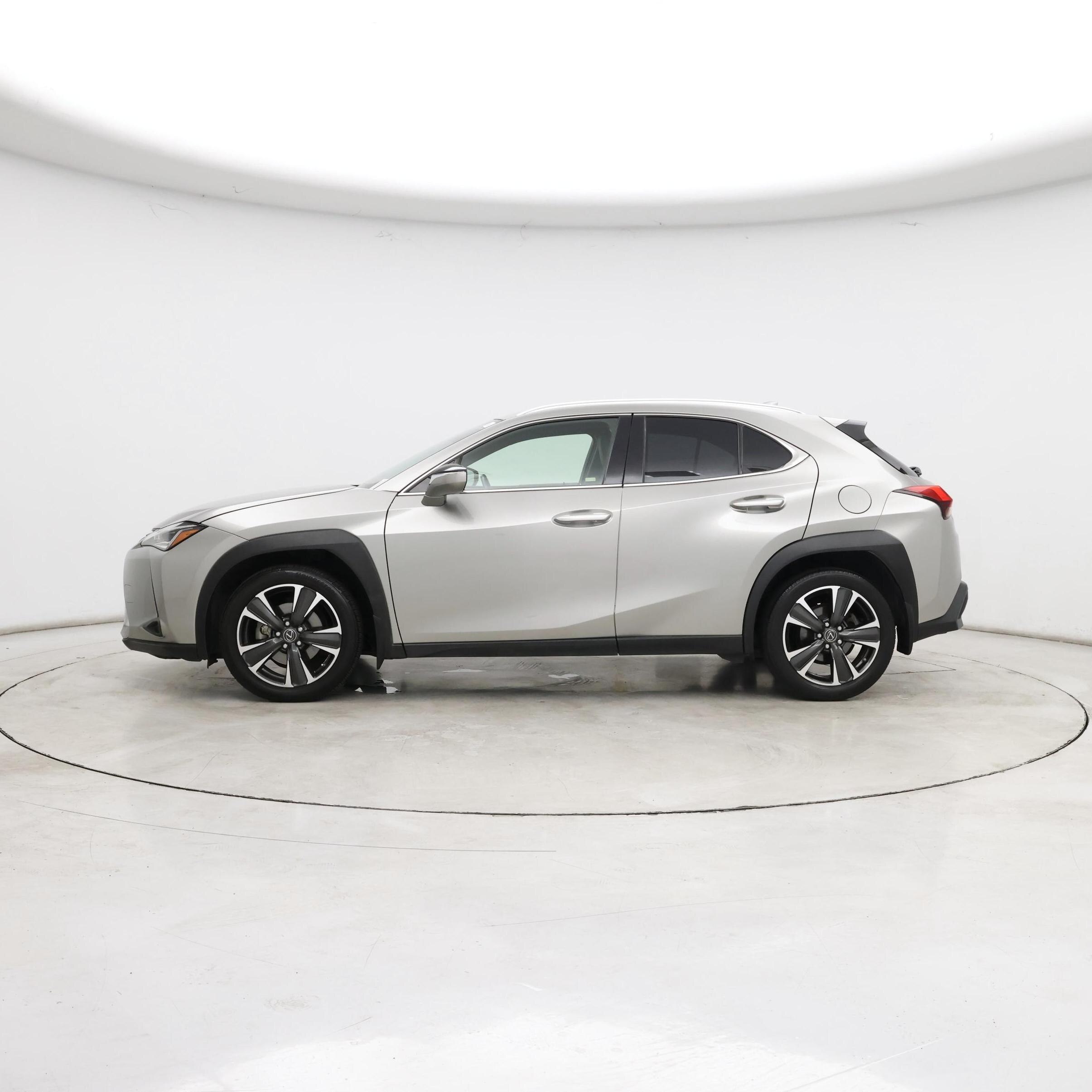 Thumbnail: 2019 Lexus UX - 3