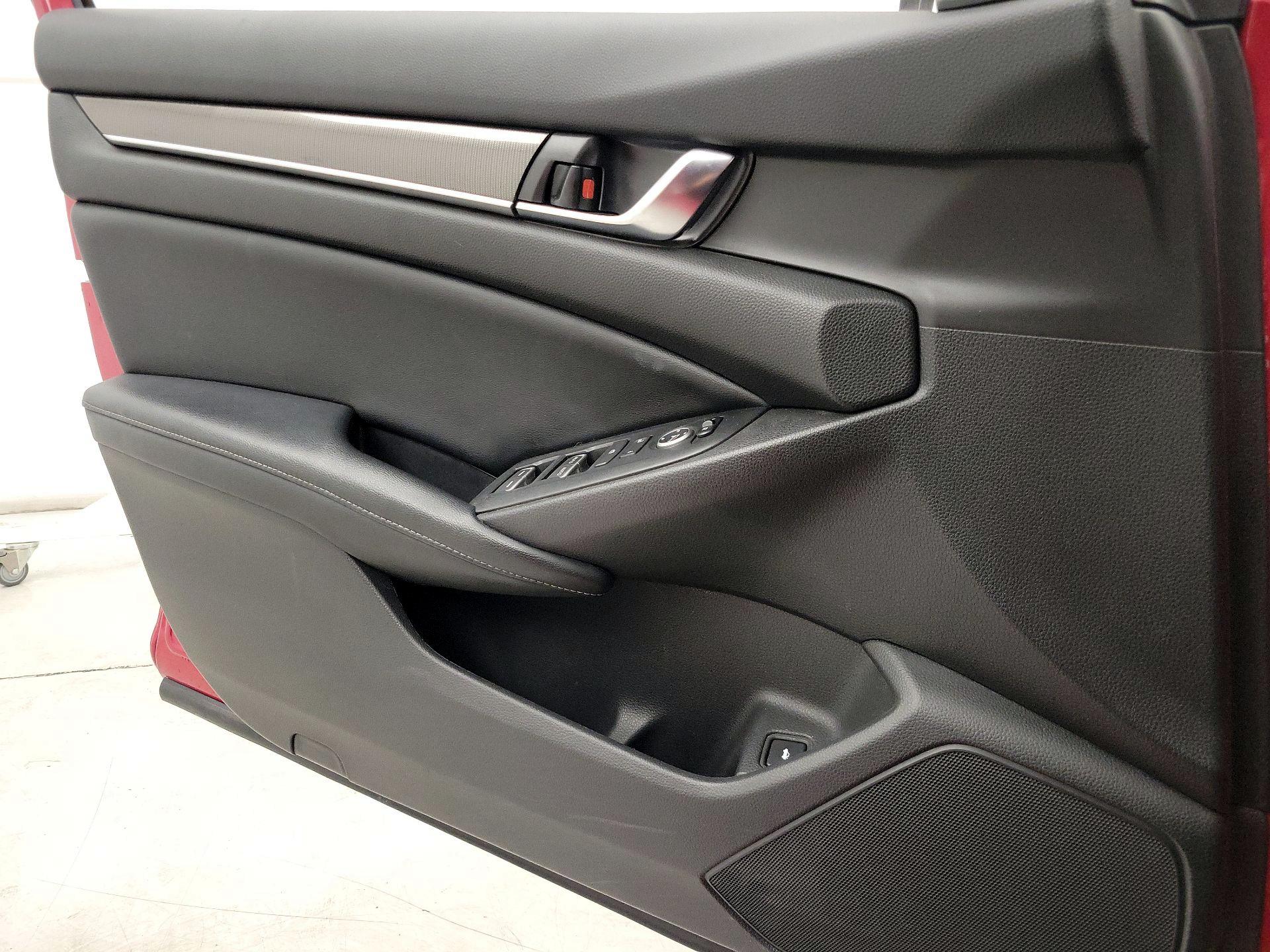 Thumbnail: 2018 Honda Accord - 12