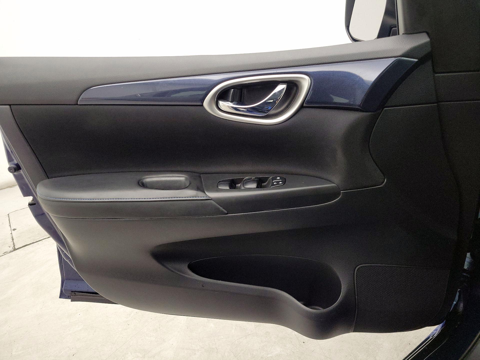 Thumbnail: 2019 Nissan Sentra - 12