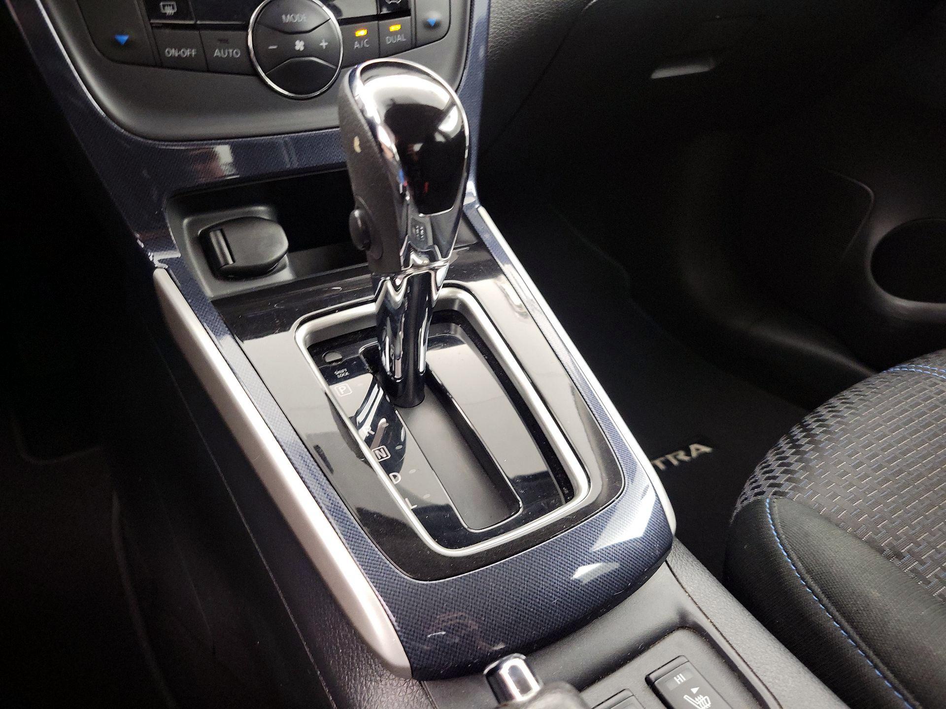 Thumbnail: 2019 Nissan Sentra - 17