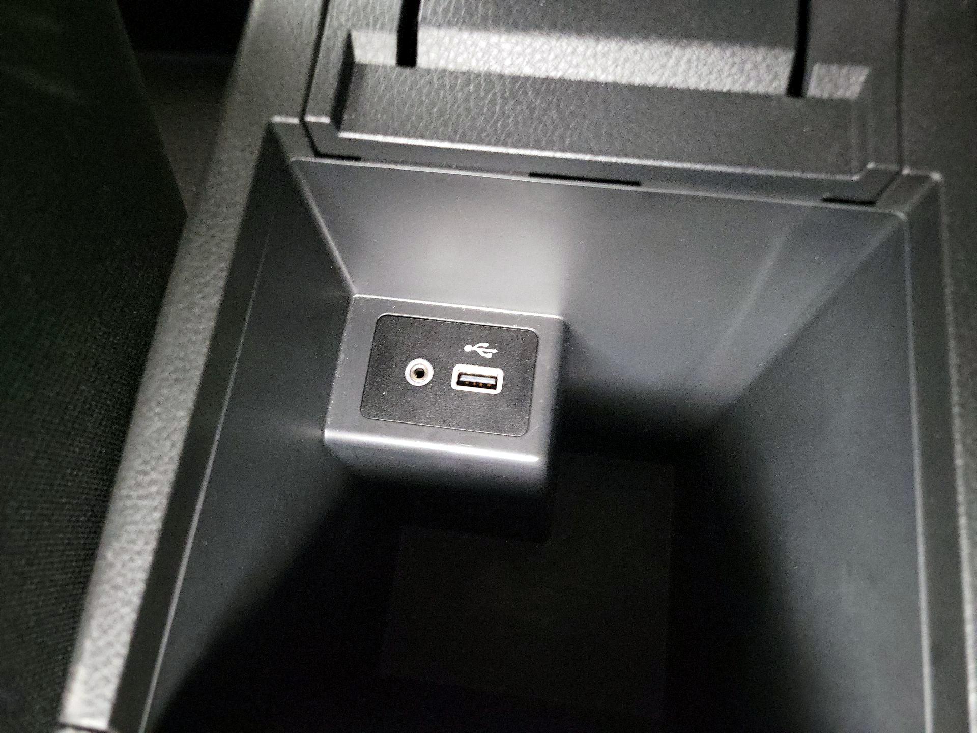 Thumbnail: 2019 Nissan Sentra - 18