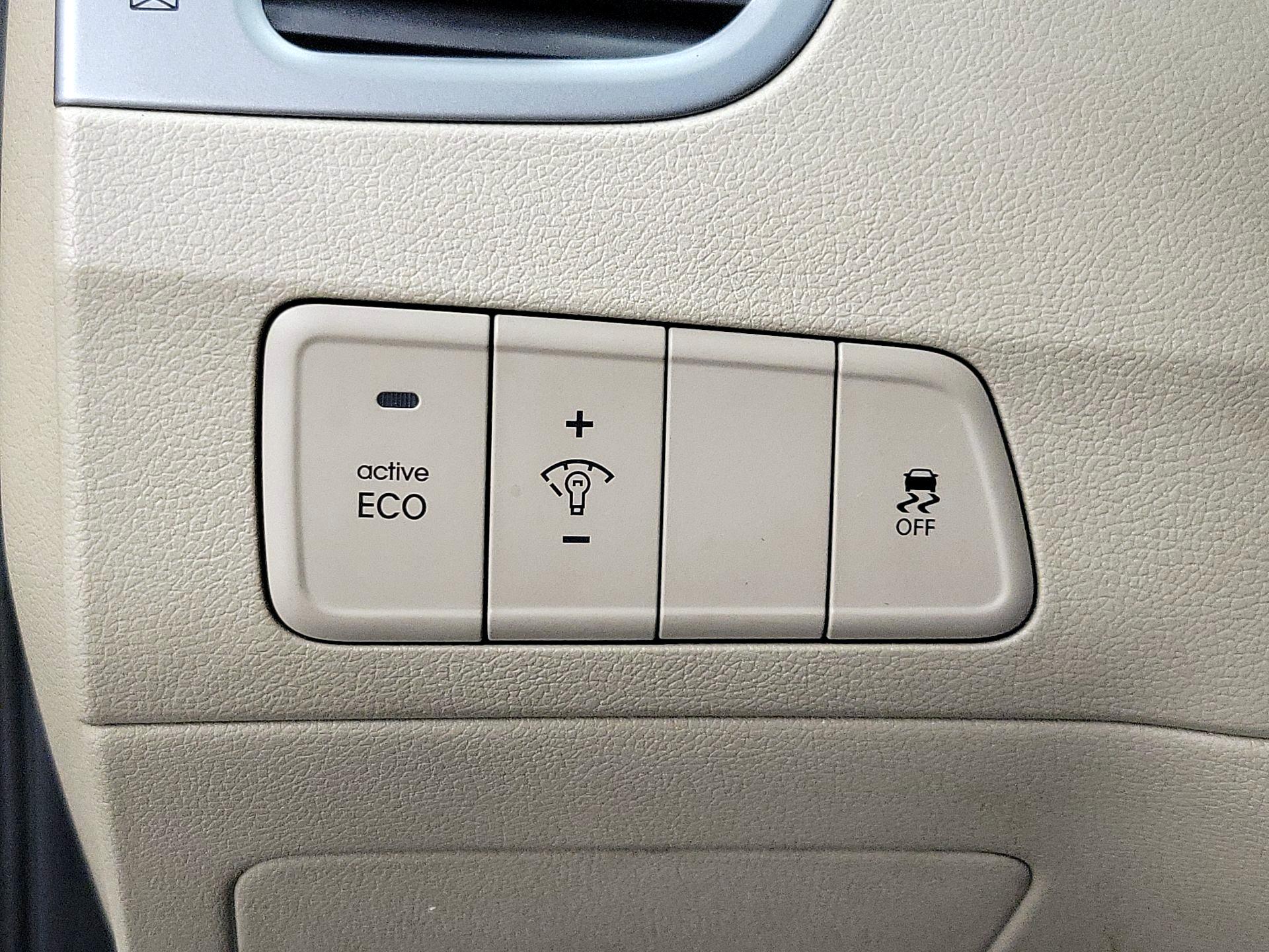 Thumbnail: 2014 Hyundai Elantra - 13
