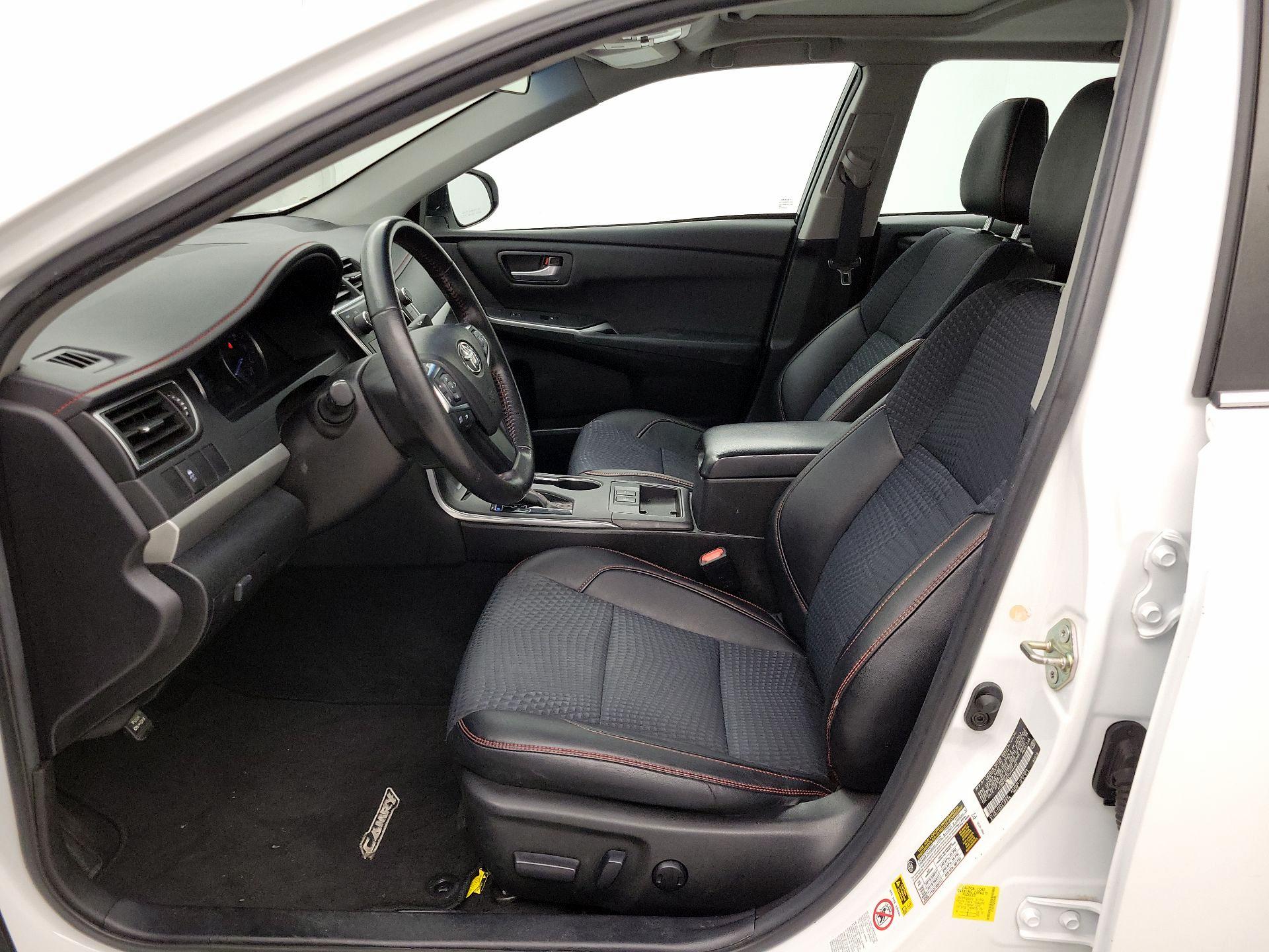 Thumbnail: 2015 Toyota Camry - 11