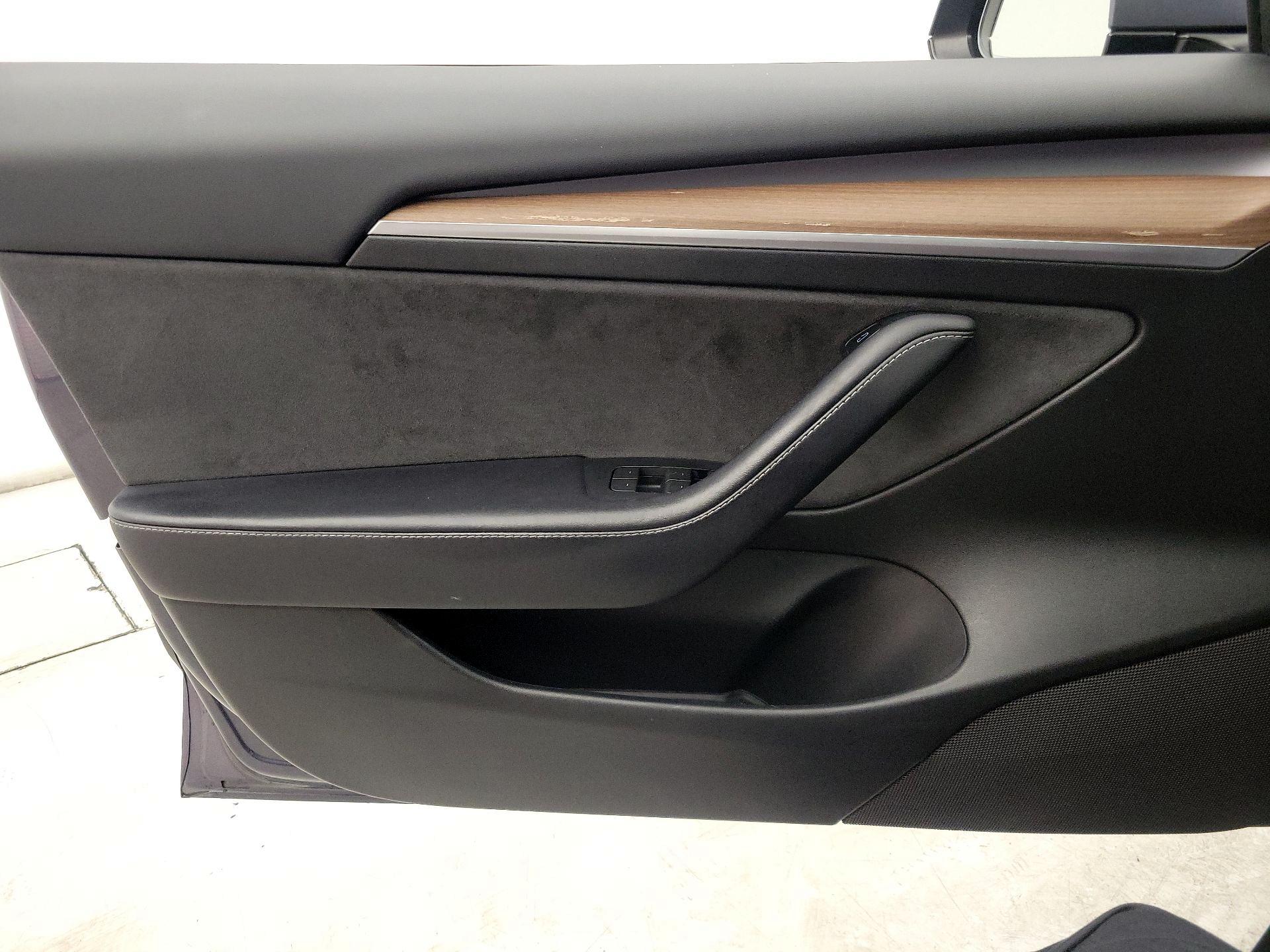 Thumbnail: 2023 Tesla Model 3 - 12