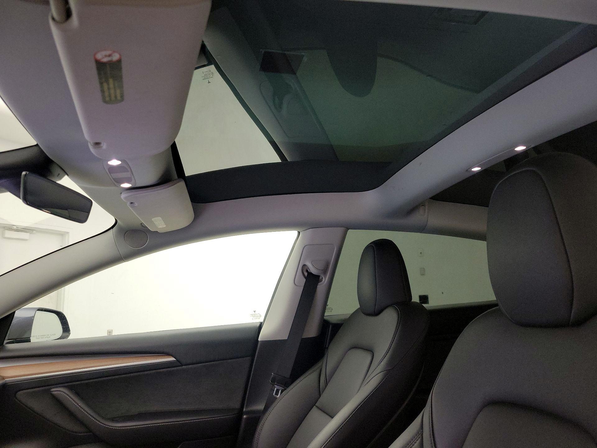 Thumbnail: 2023 Tesla Model 3 - 18