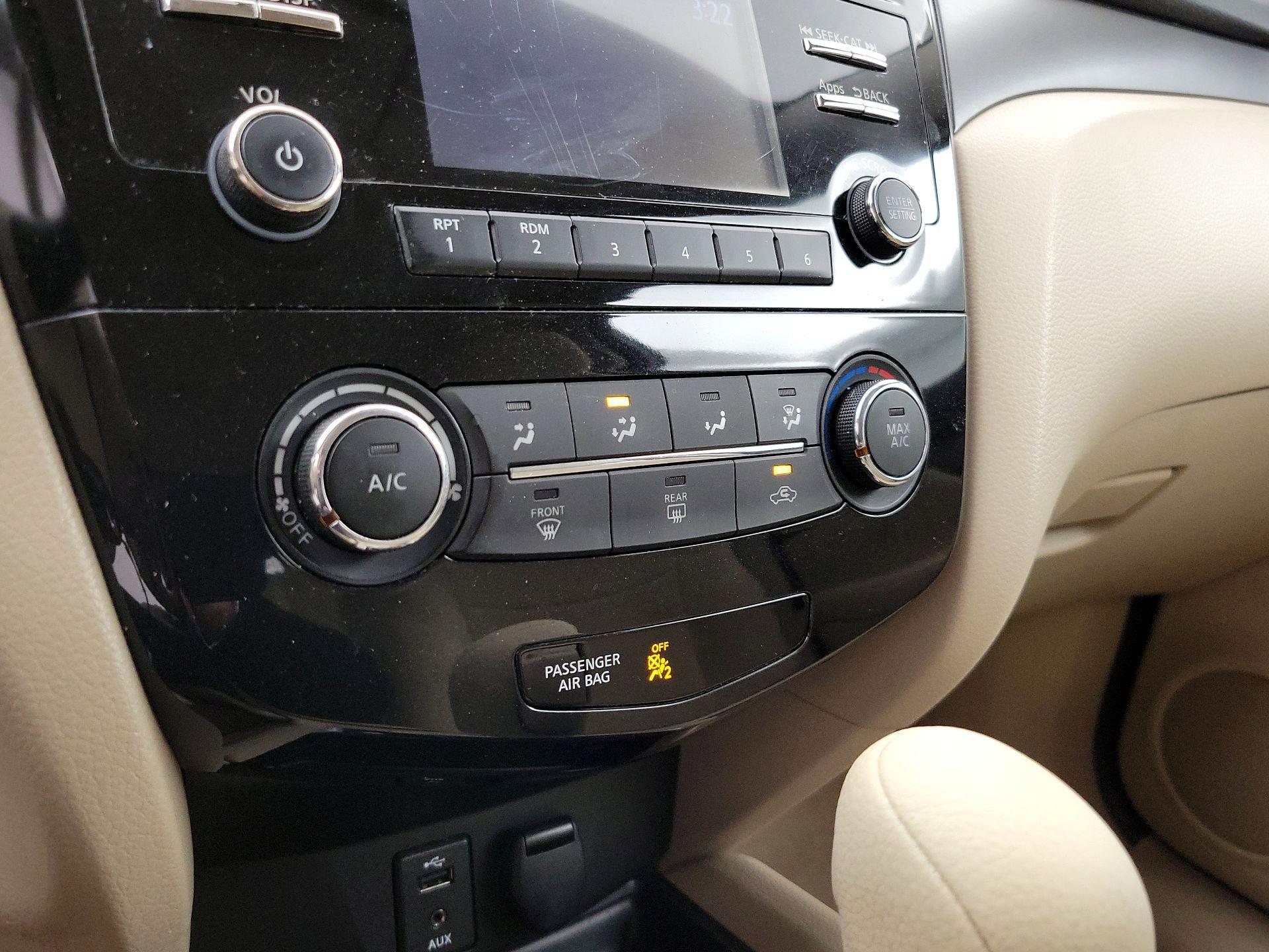 Thumbnail: 2015 Nissan Rogue - 16