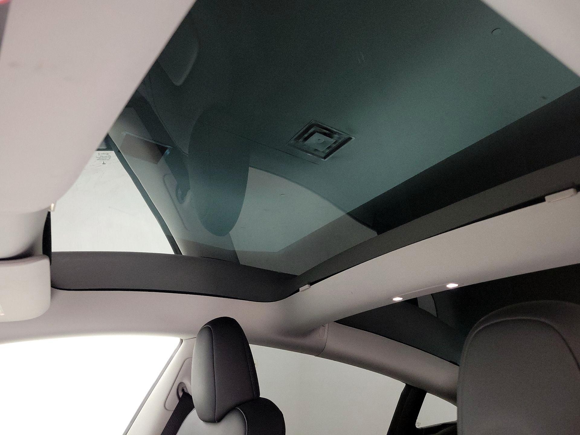 Thumbnail: 2023 Tesla Model 3 - 19