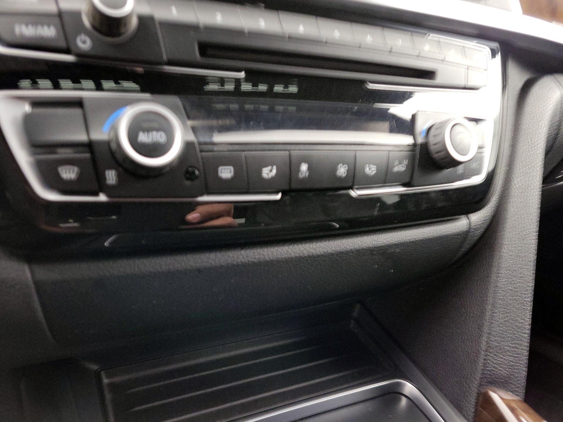 Thumbnail: 2016 BMW 3 Series - 17