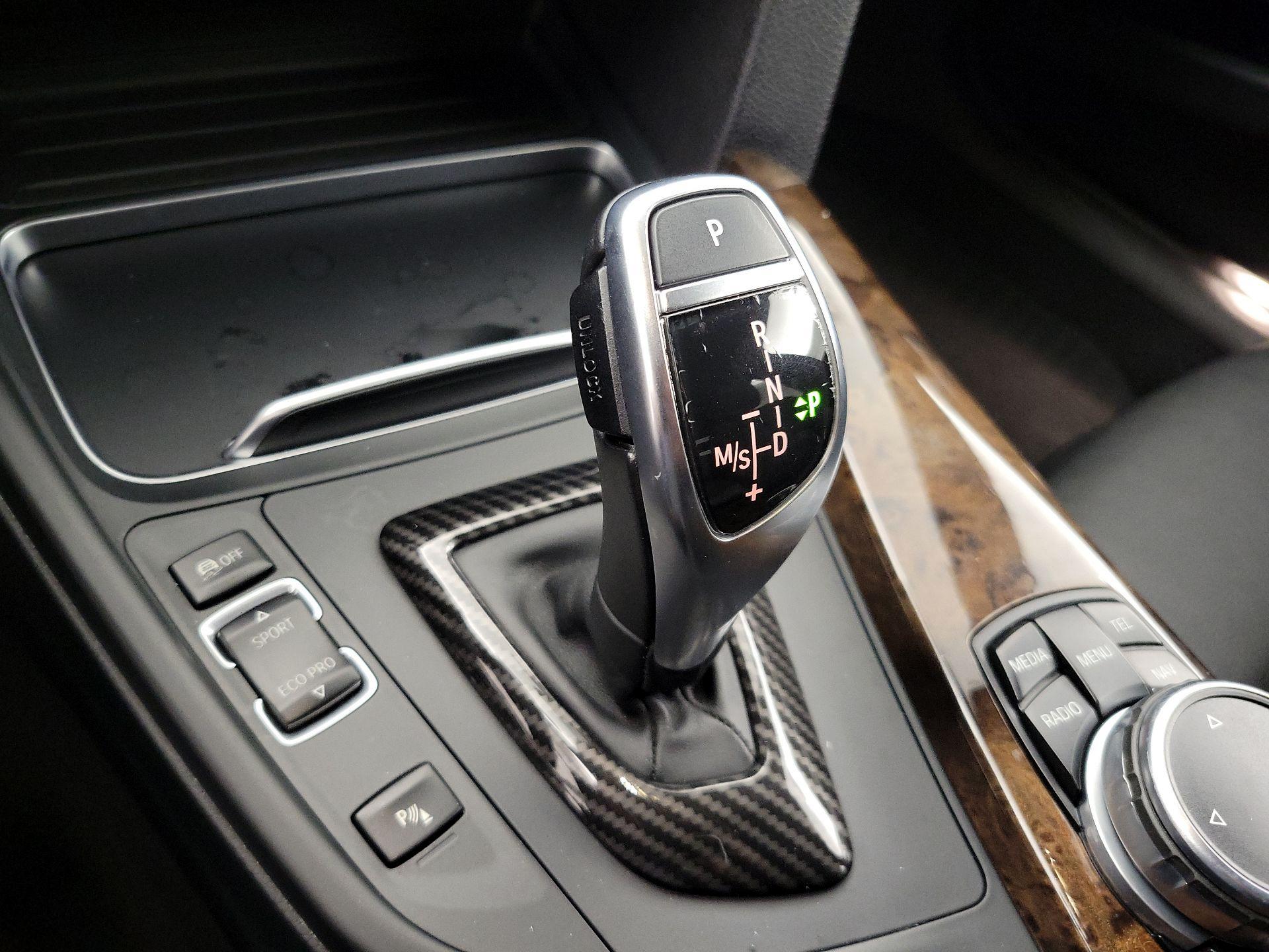 Thumbnail: 2016 BMW 3 Series - 18