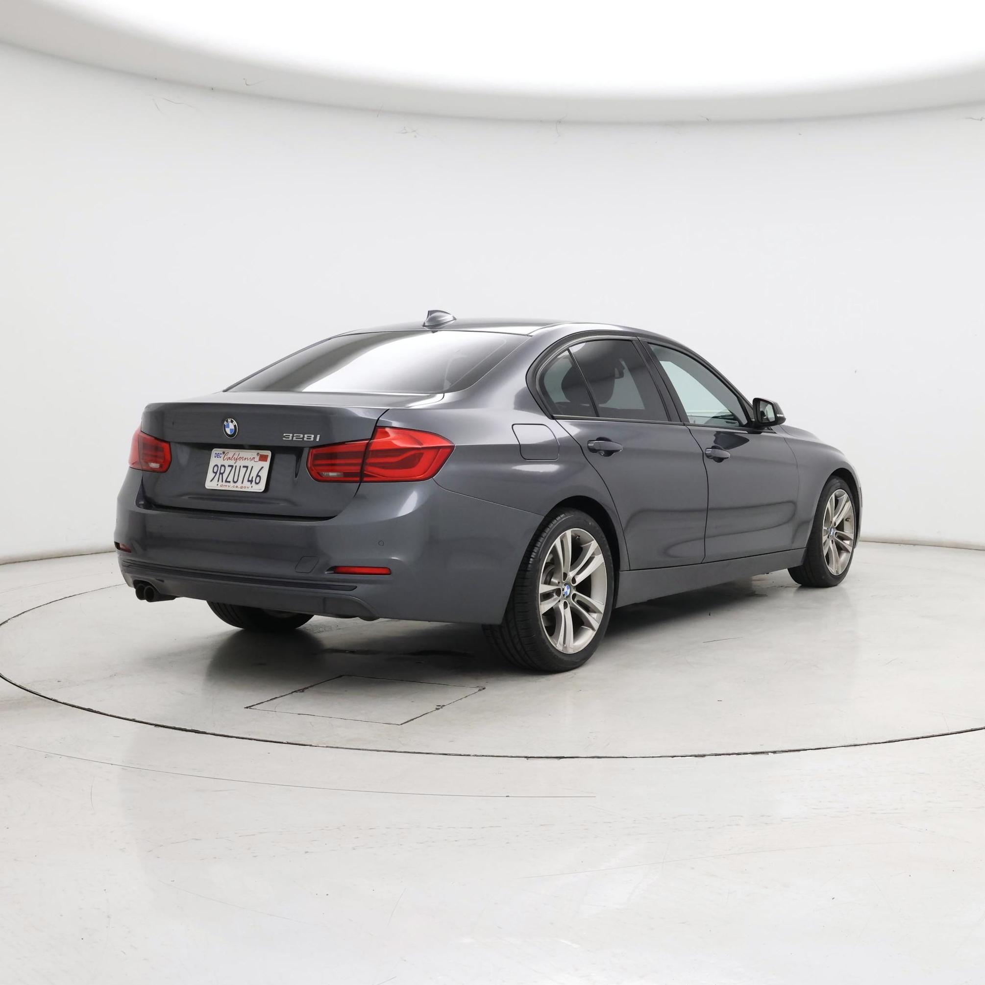 Thumbnail: 2016 BMW 3 Series - 8