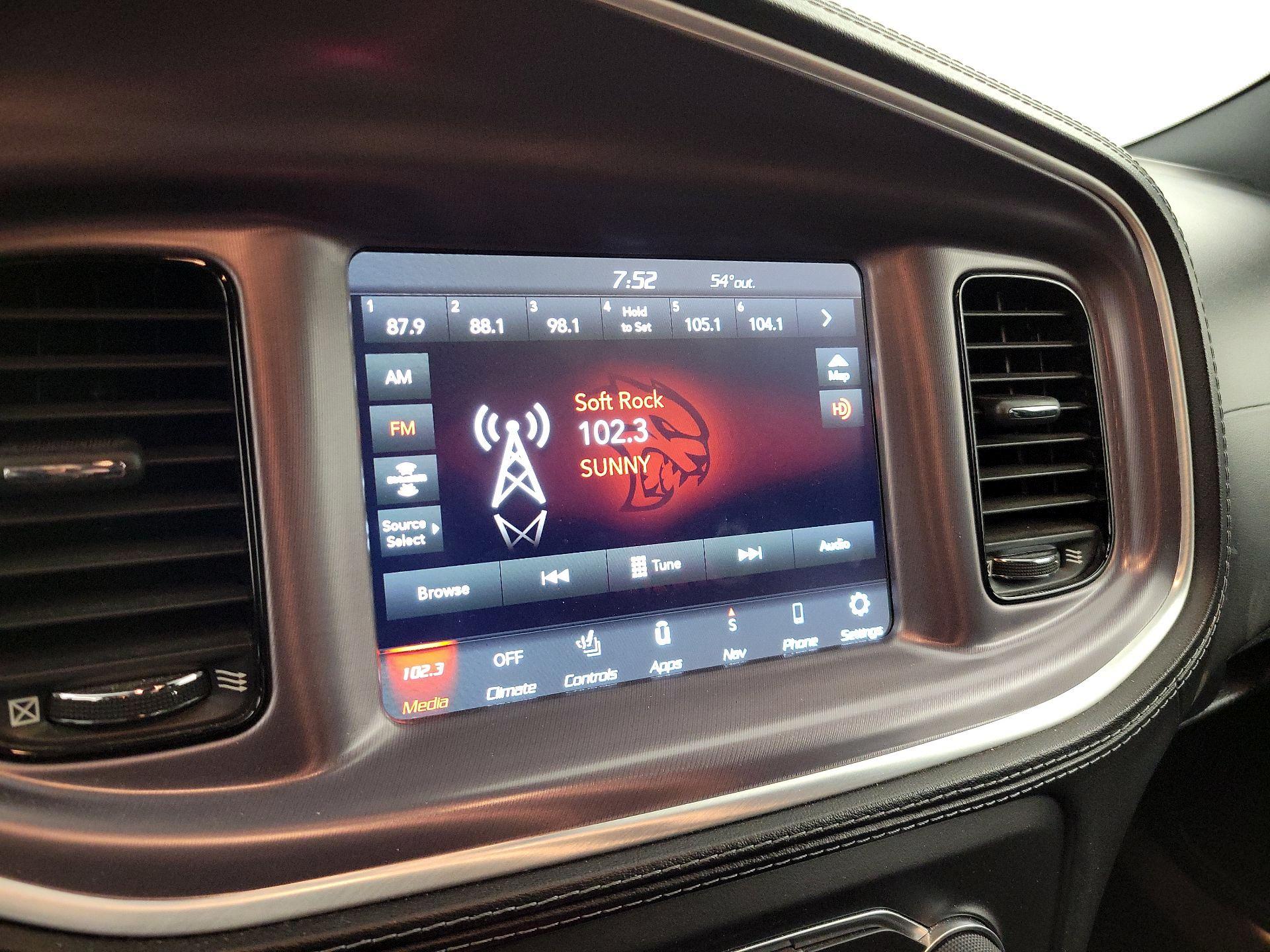 Thumbnail: 2020 Dodge Charger - 16