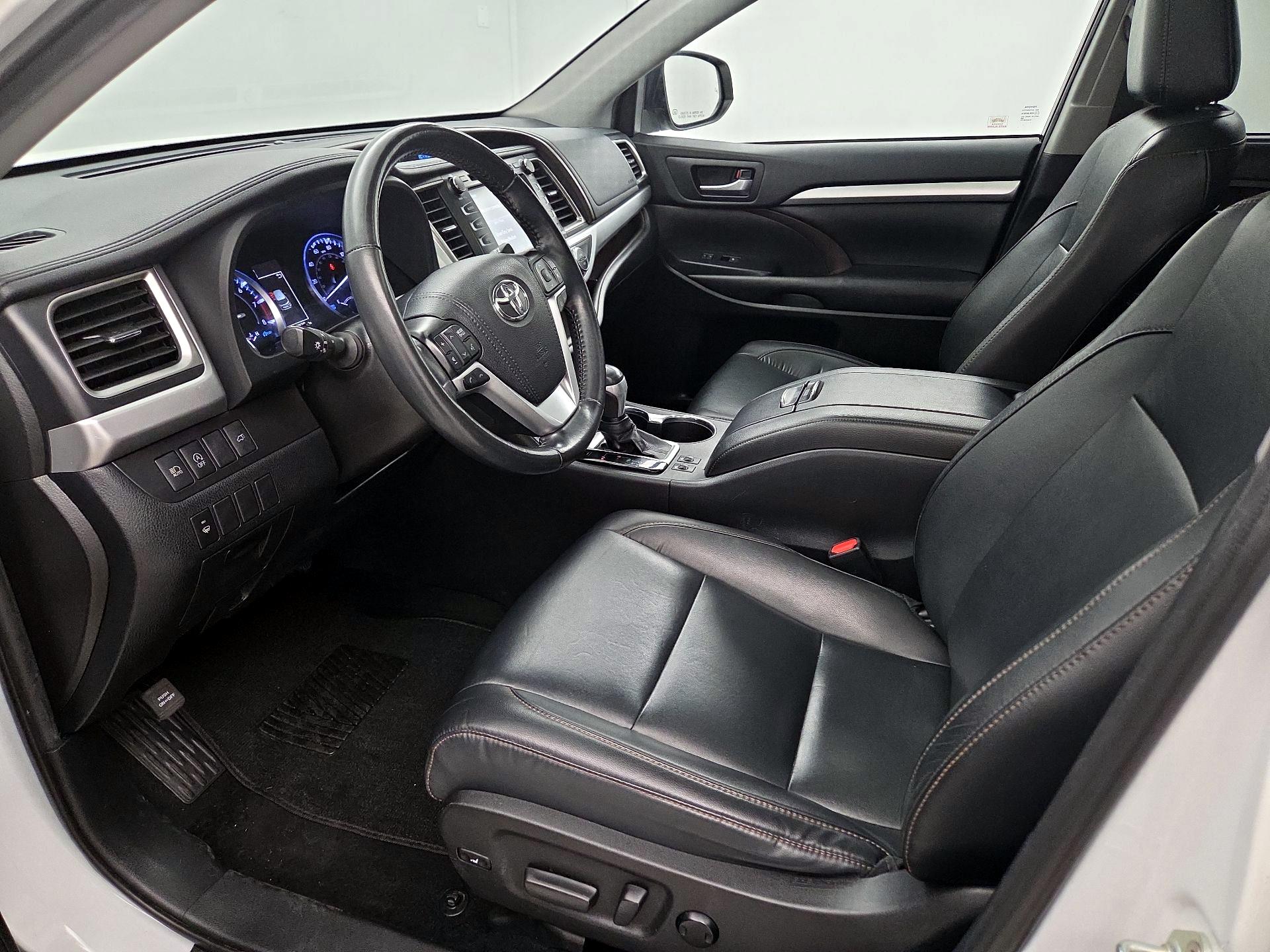 Thumbnail: 2019 Toyota Highlander - 11