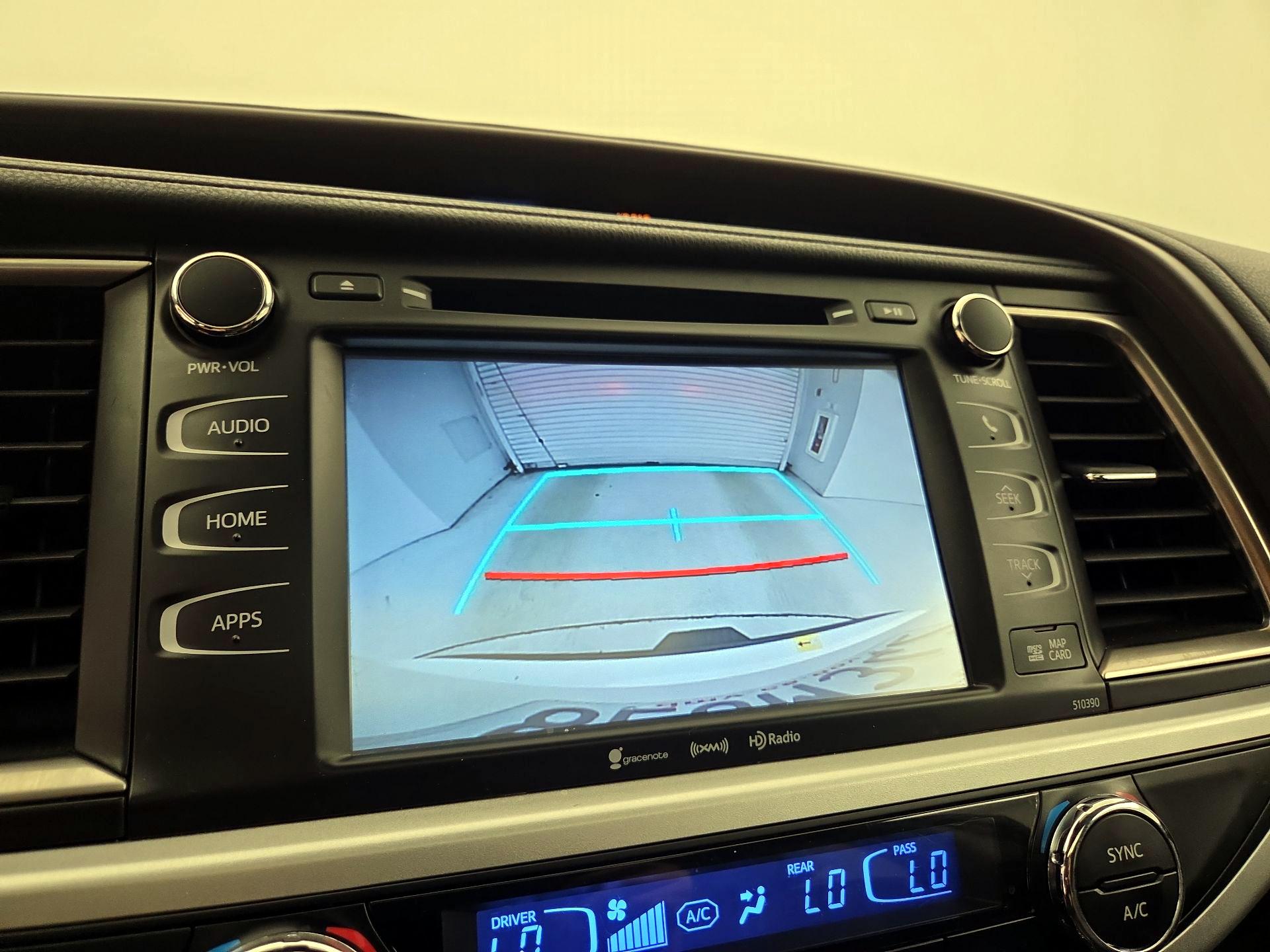 Thumbnail: 2019 Toyota Highlander - 14