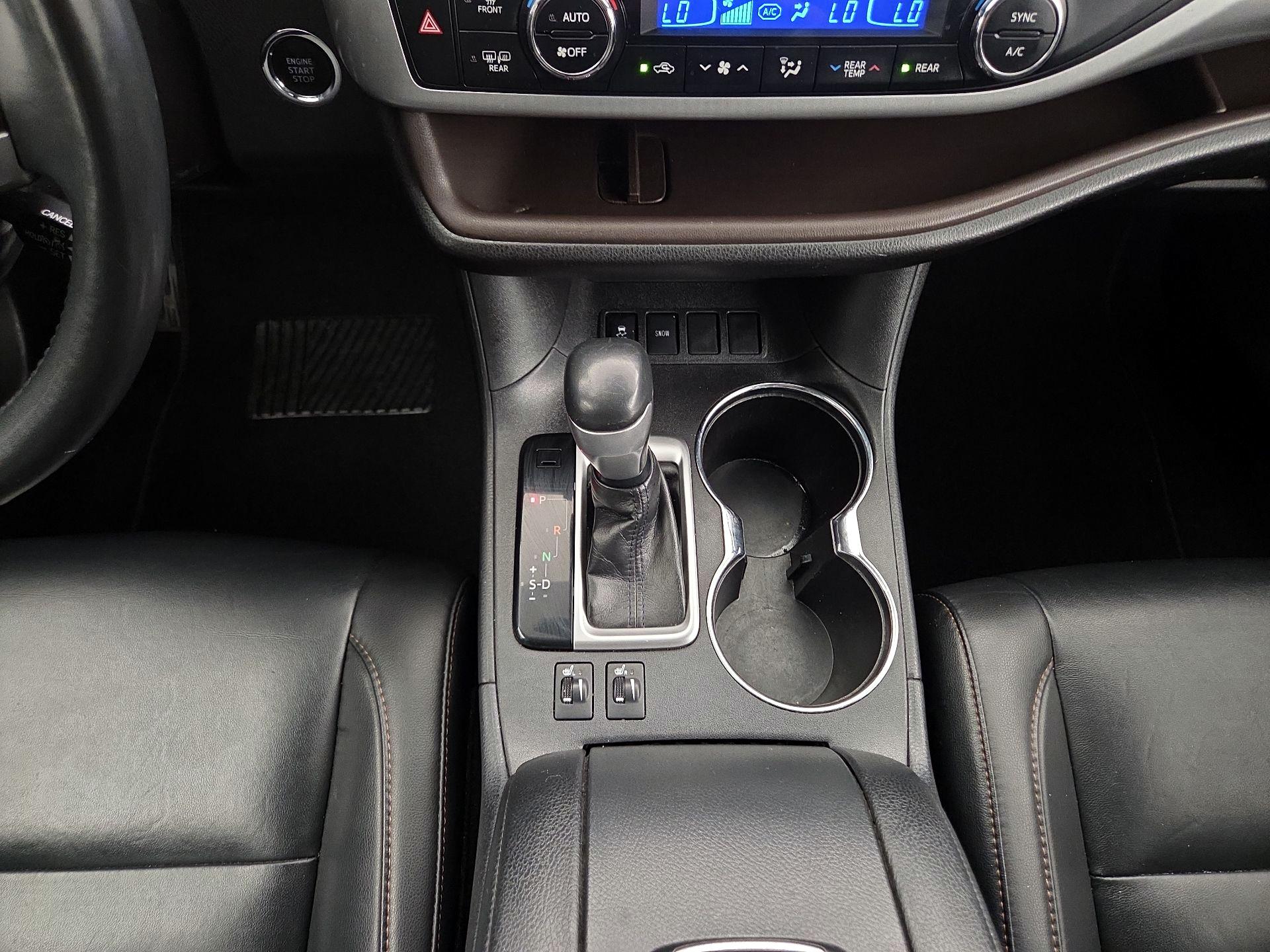 Thumbnail: 2019 Toyota Highlander - 17