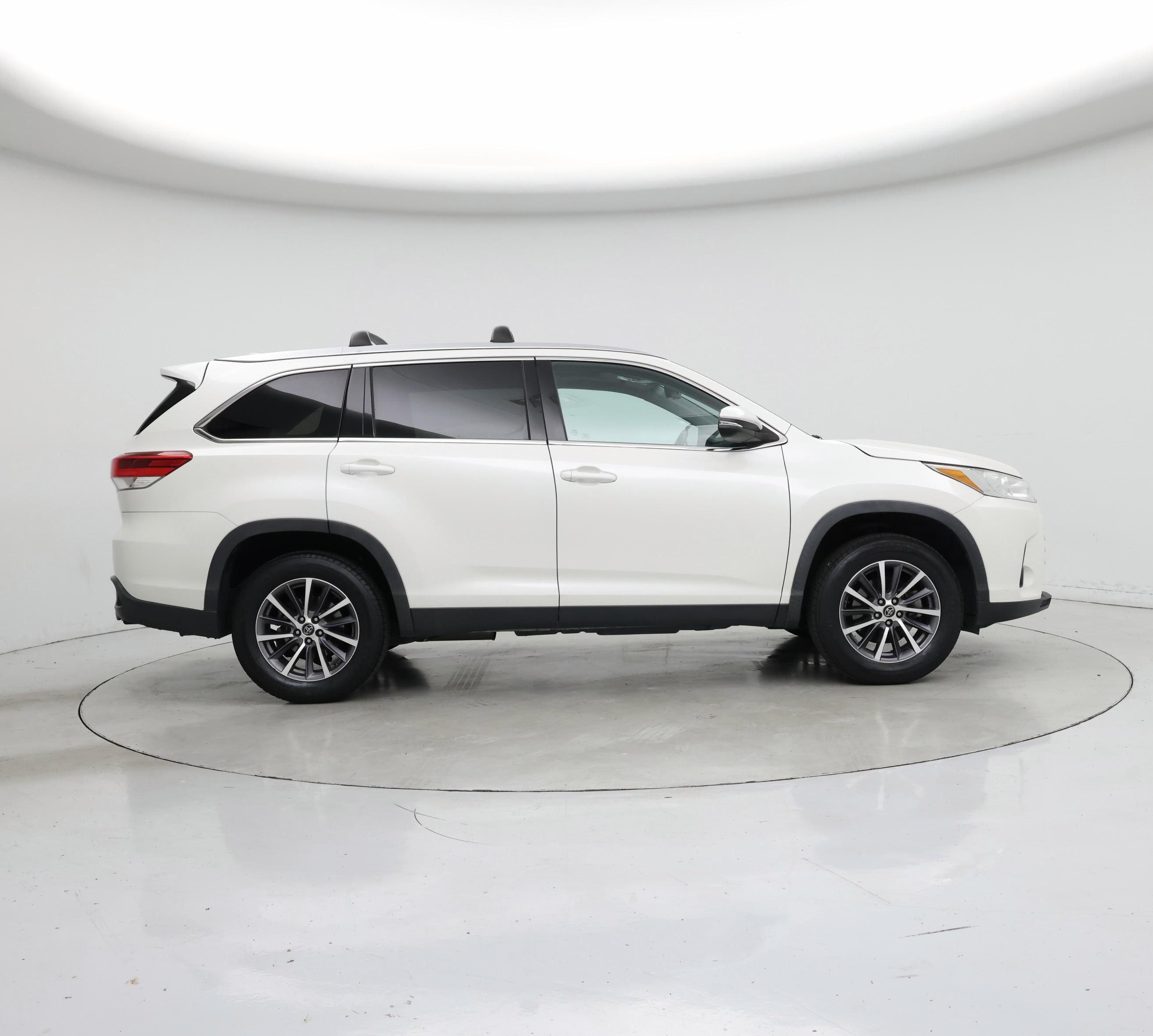 Thumbnail: 2019 Toyota Highlander - 7
