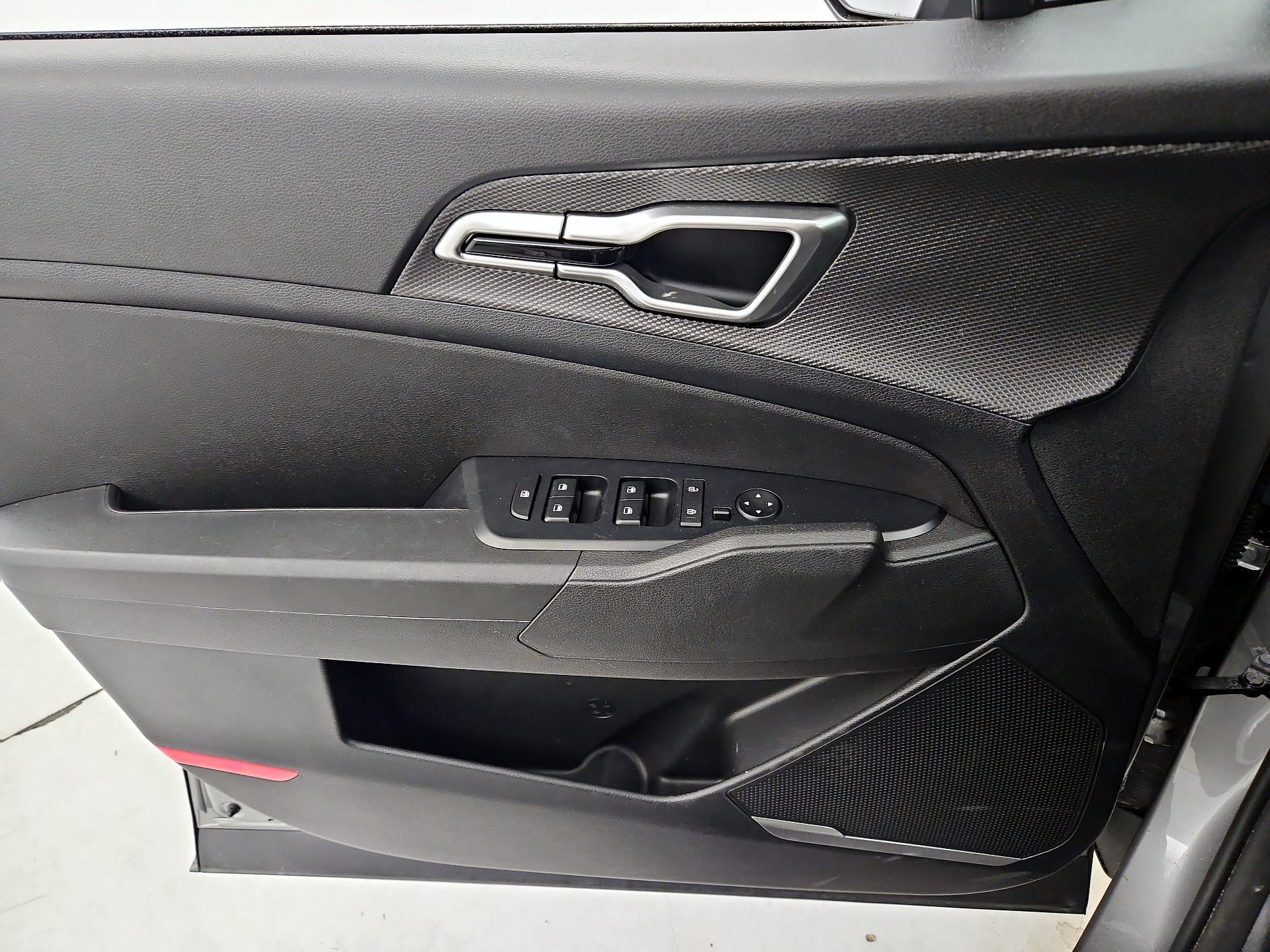 Thumbnail: 2023 Kia Sportage - 12