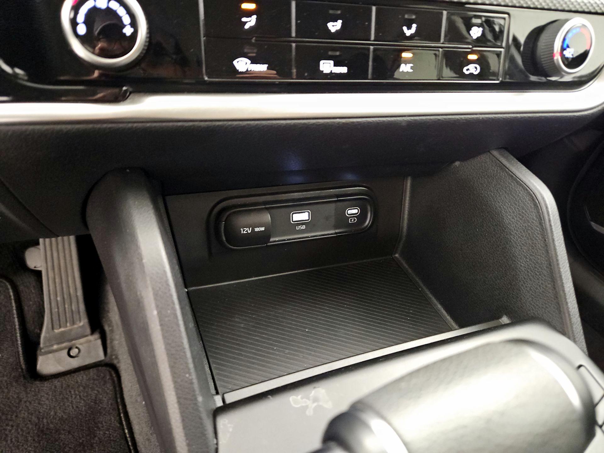 Thumbnail: 2023 Kia Sportage - 18