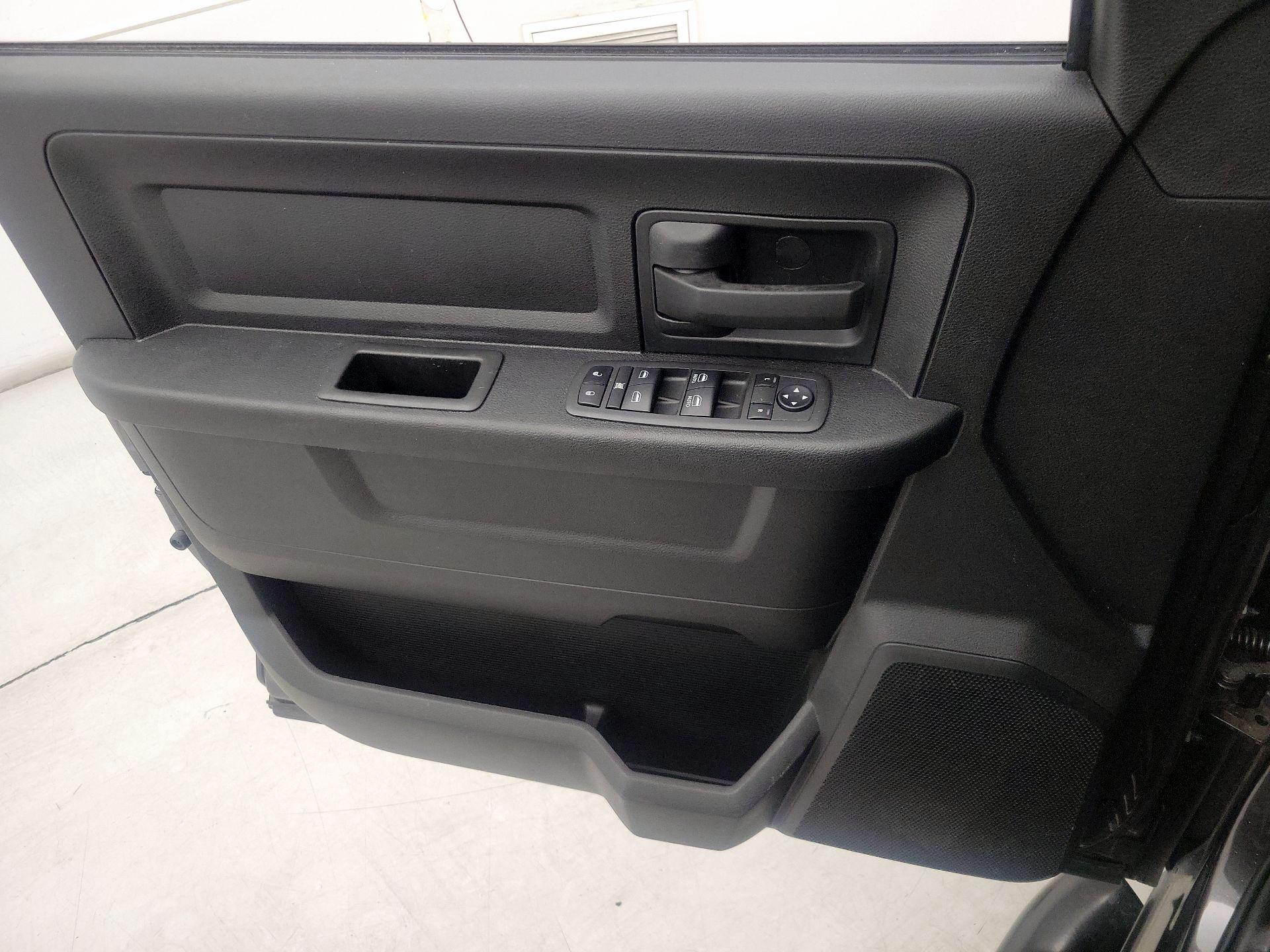 Thumbnail: 2022 RAM 1500 Classic - 12