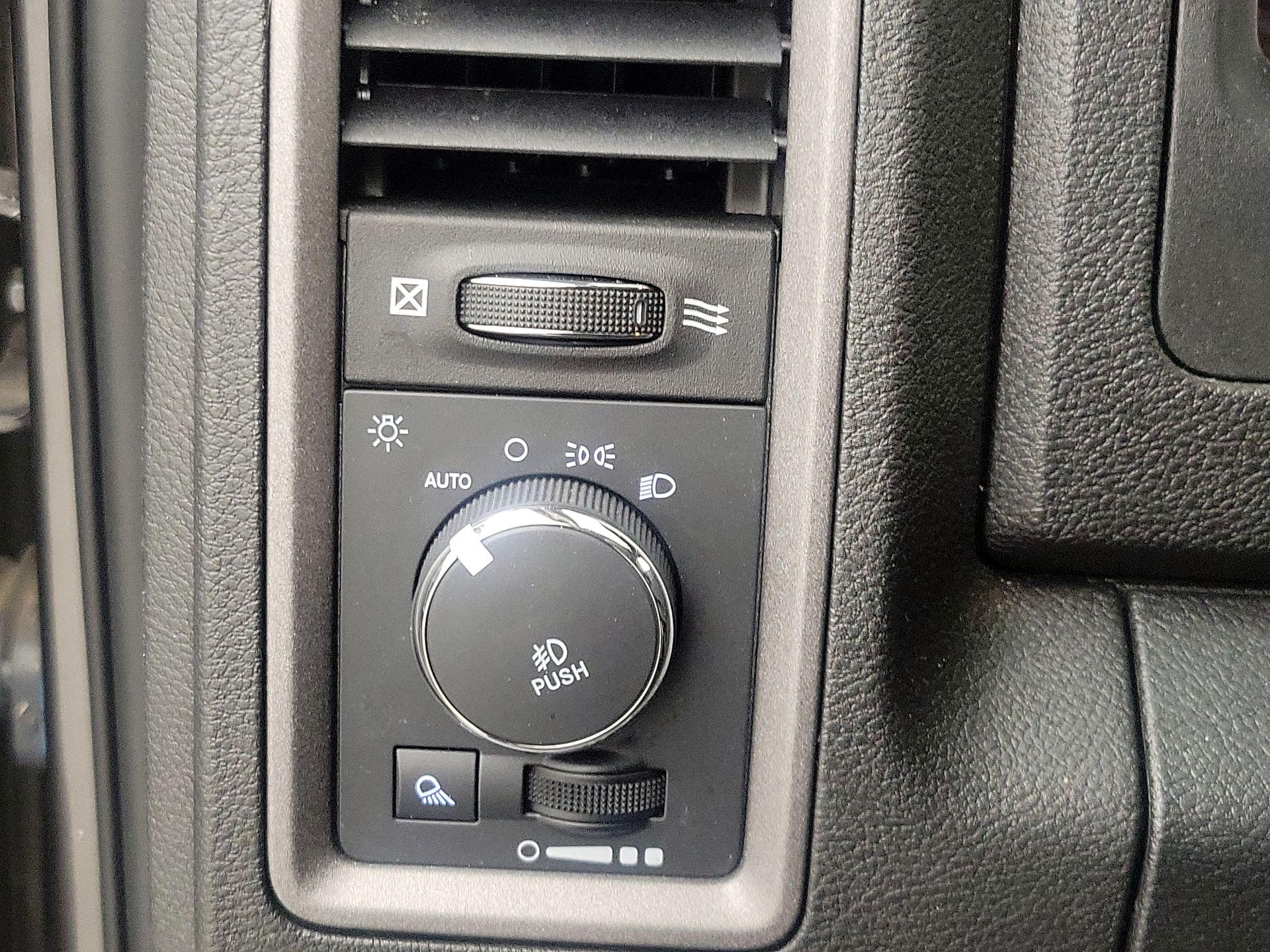 Thumbnail: 2022 RAM 1500 Classic - 13