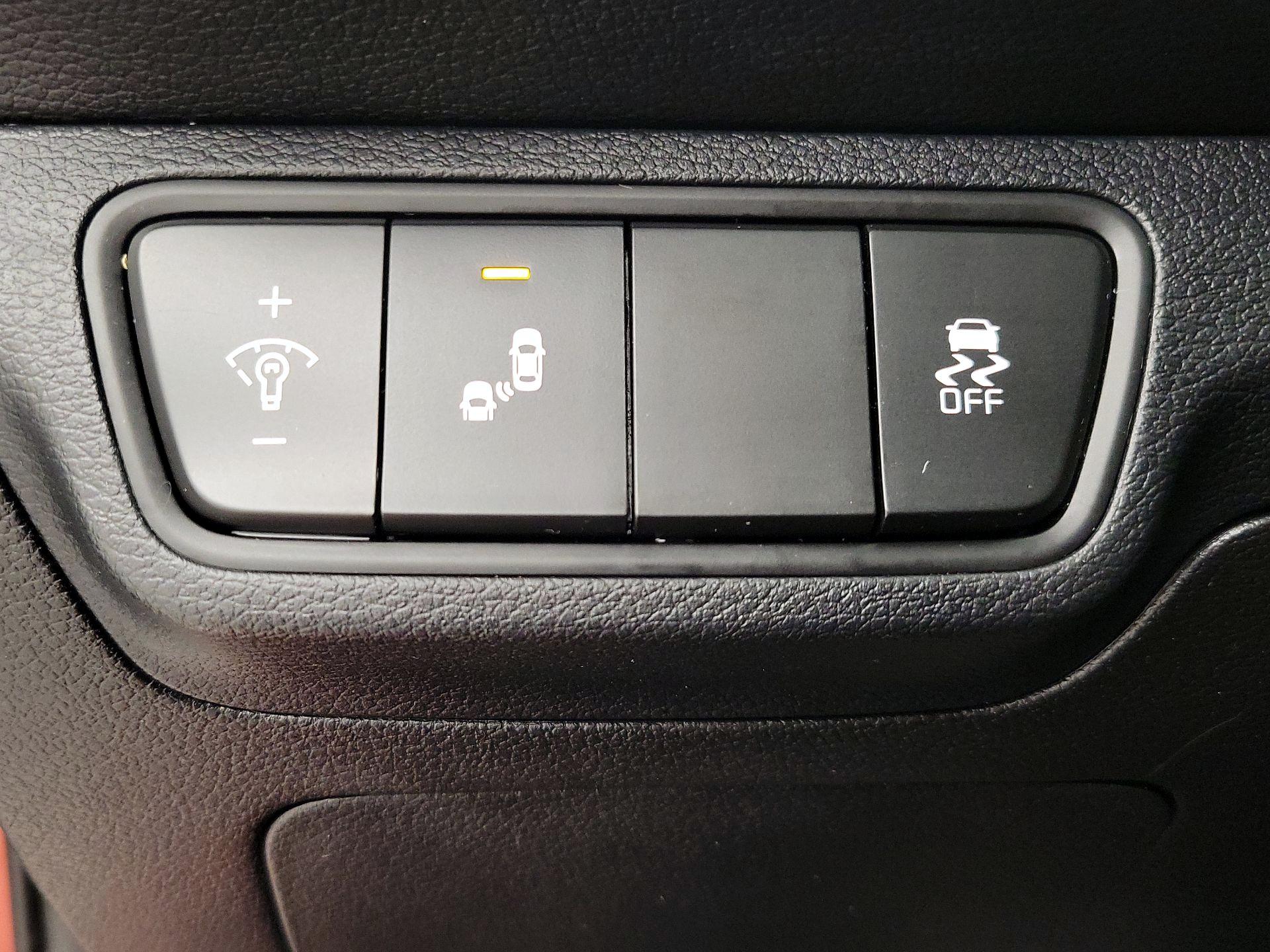 Thumbnail: 2023 Kia Forte - 13