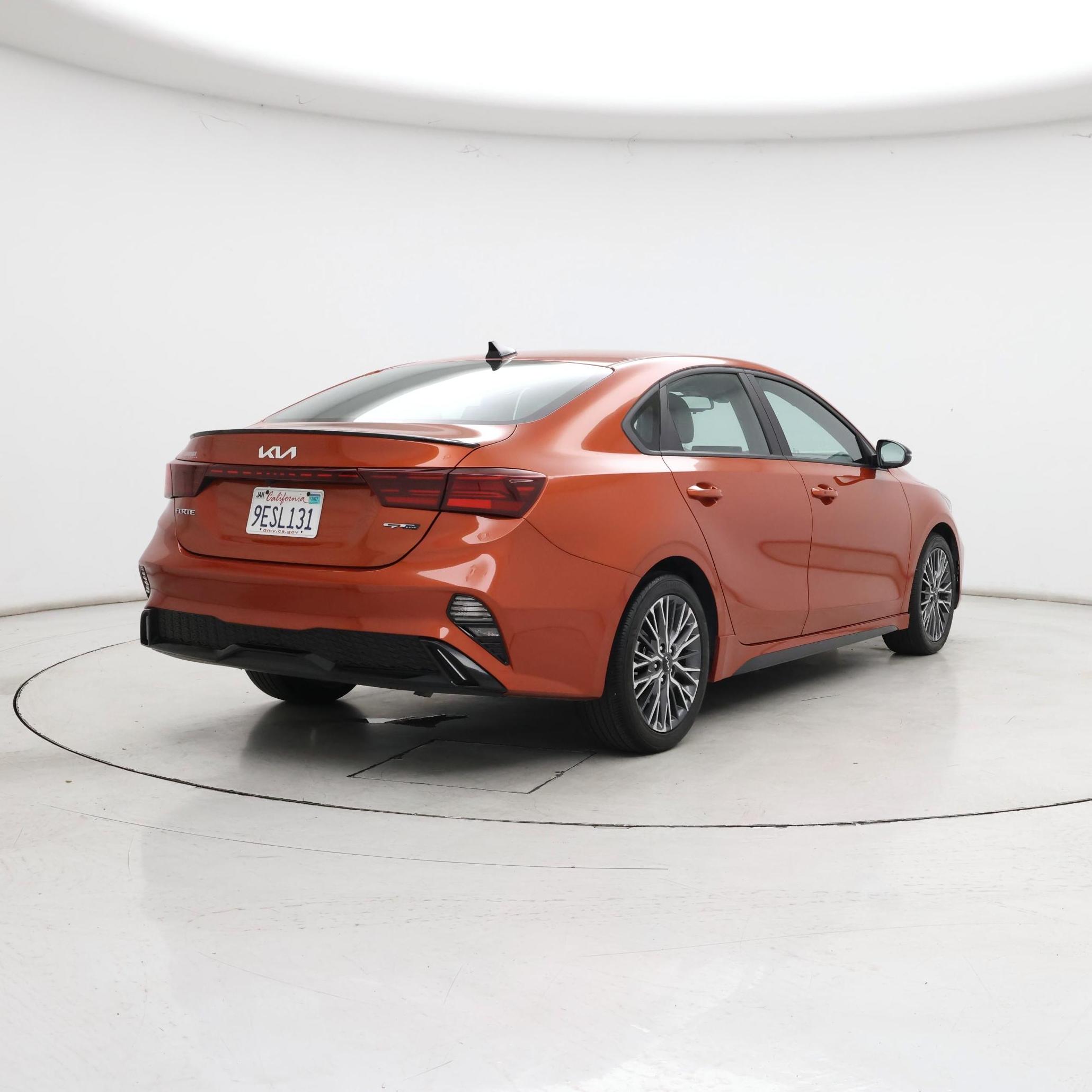 Thumbnail: 2023 Kia Forte - 8