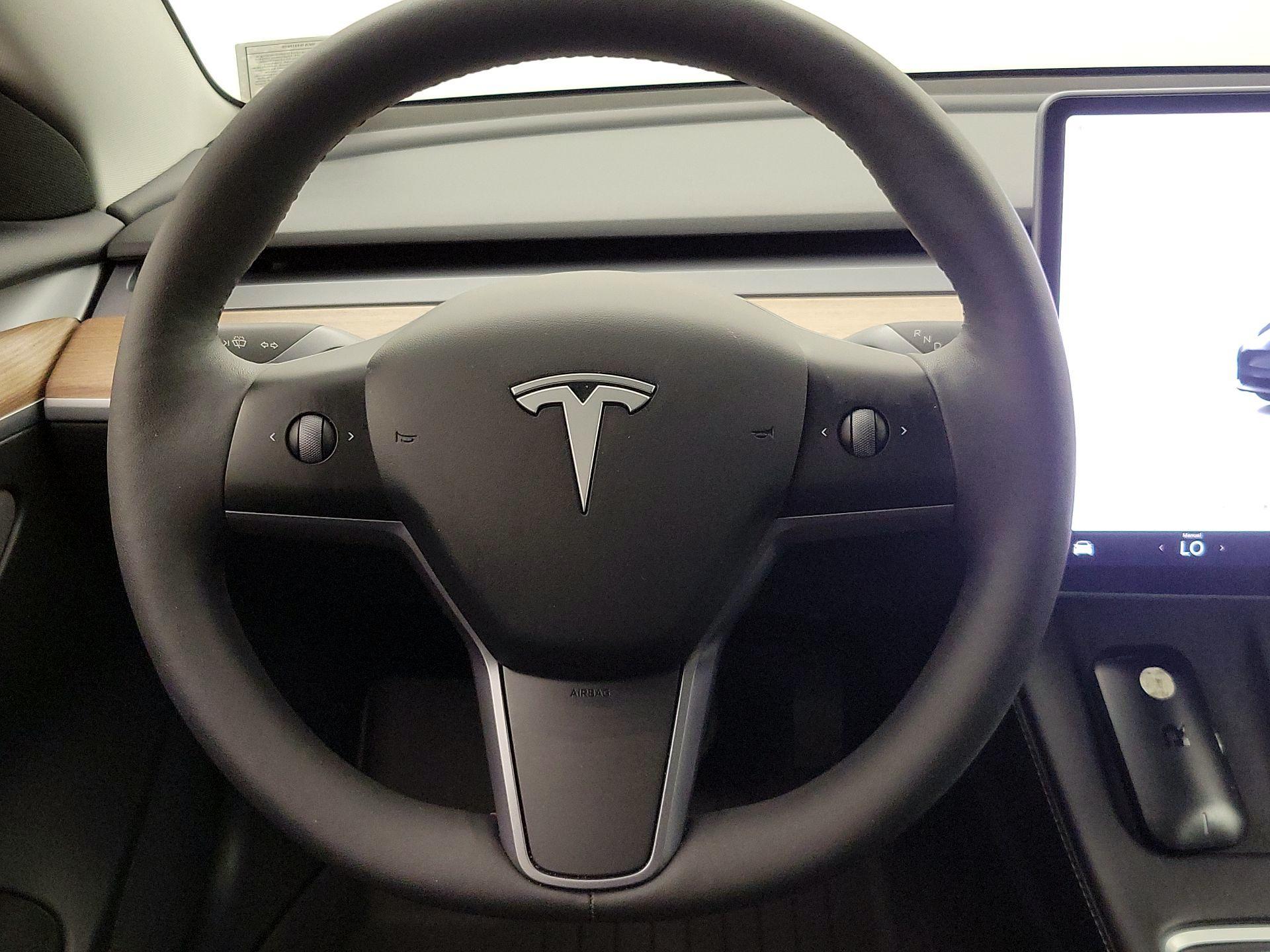 Thumbnail: 2023 Tesla Model 3 - 10