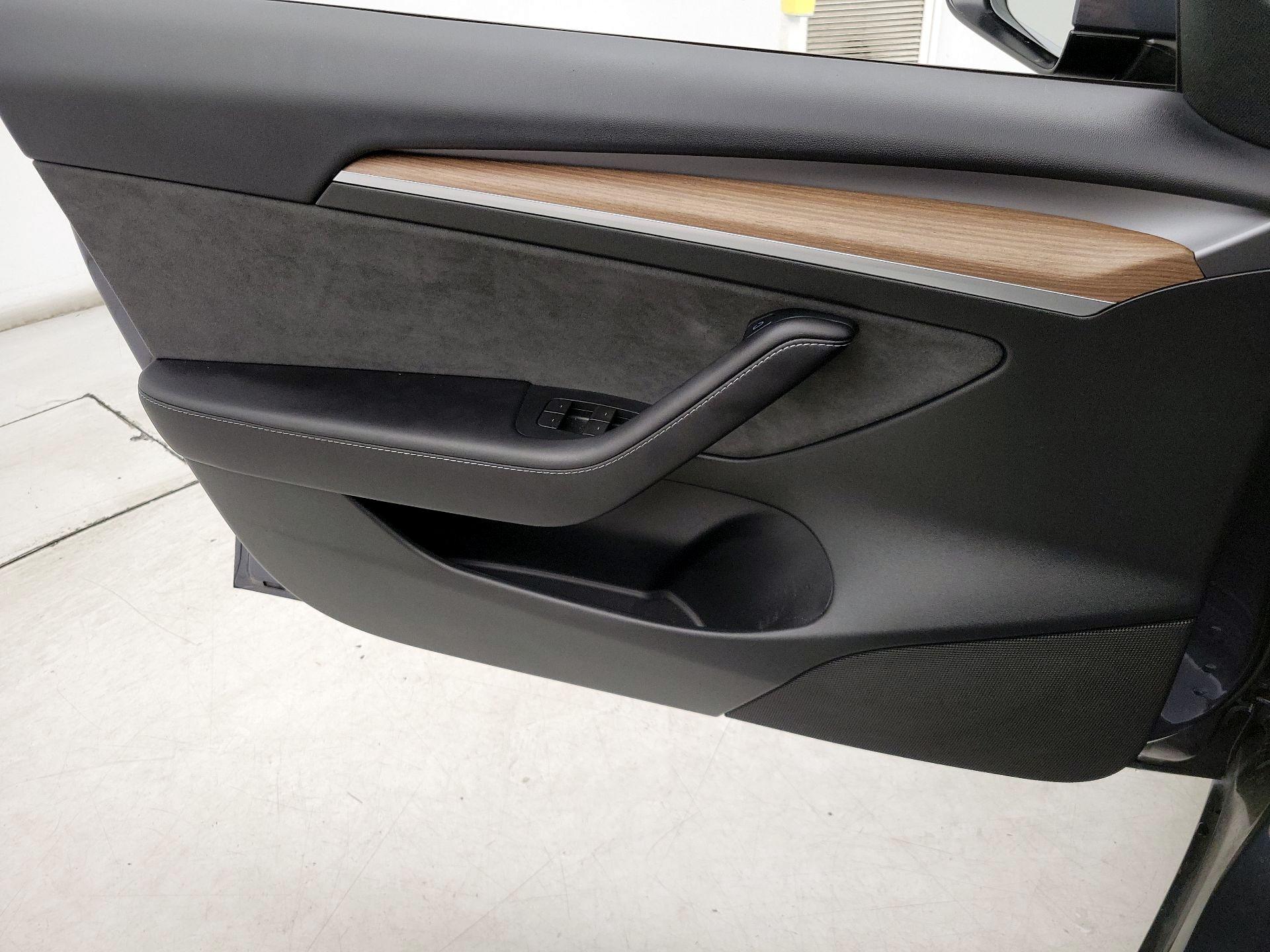 Thumbnail: 2023 Tesla Model 3 - 12