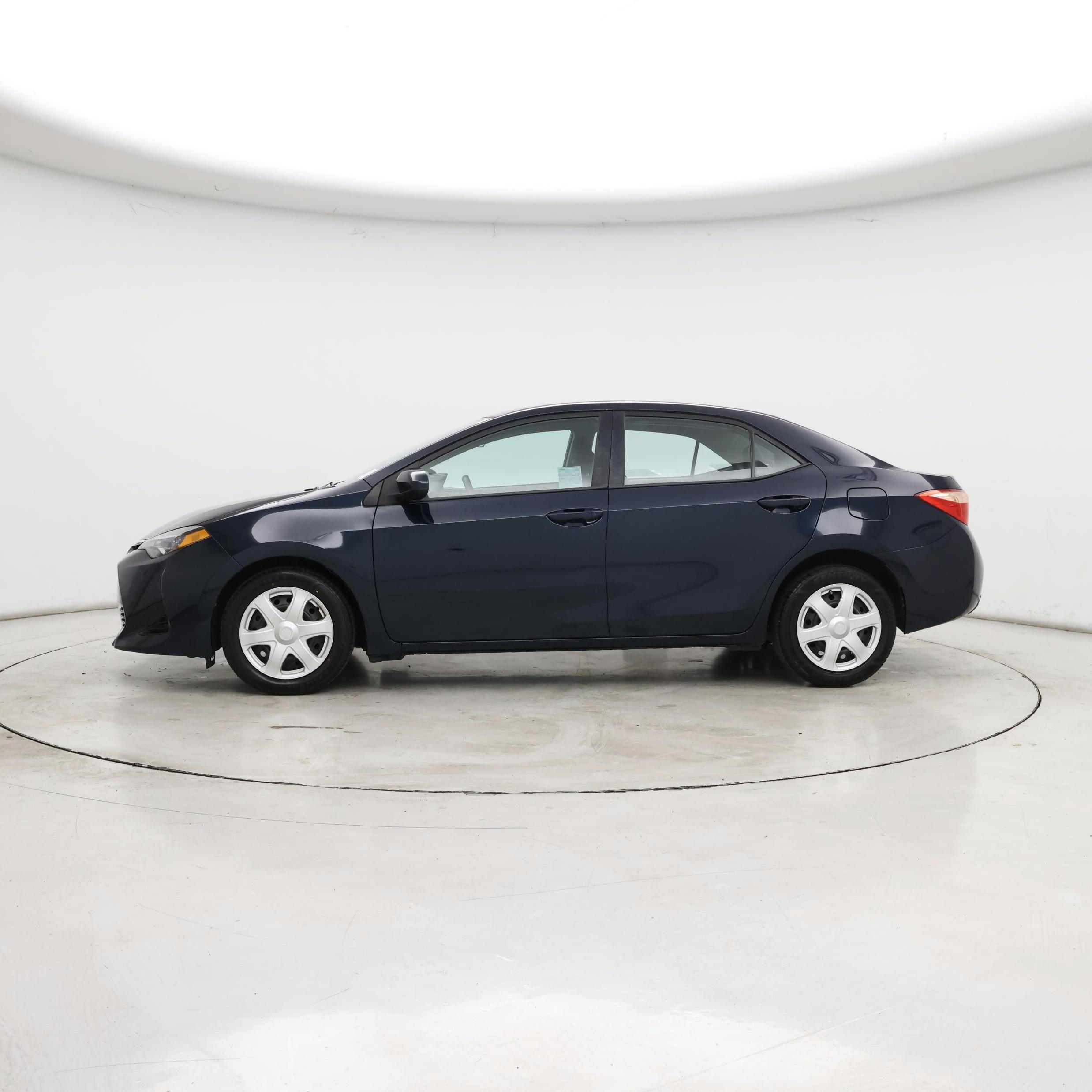 Thumbnail: 2018 Toyota Corolla - 3
