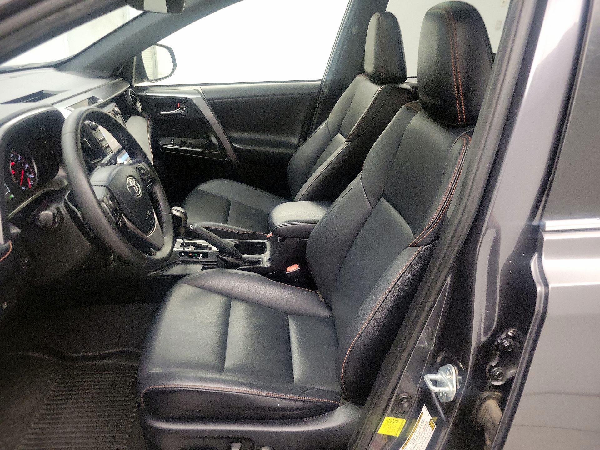 Thumbnail: 2018 Toyota RAV4 - 11