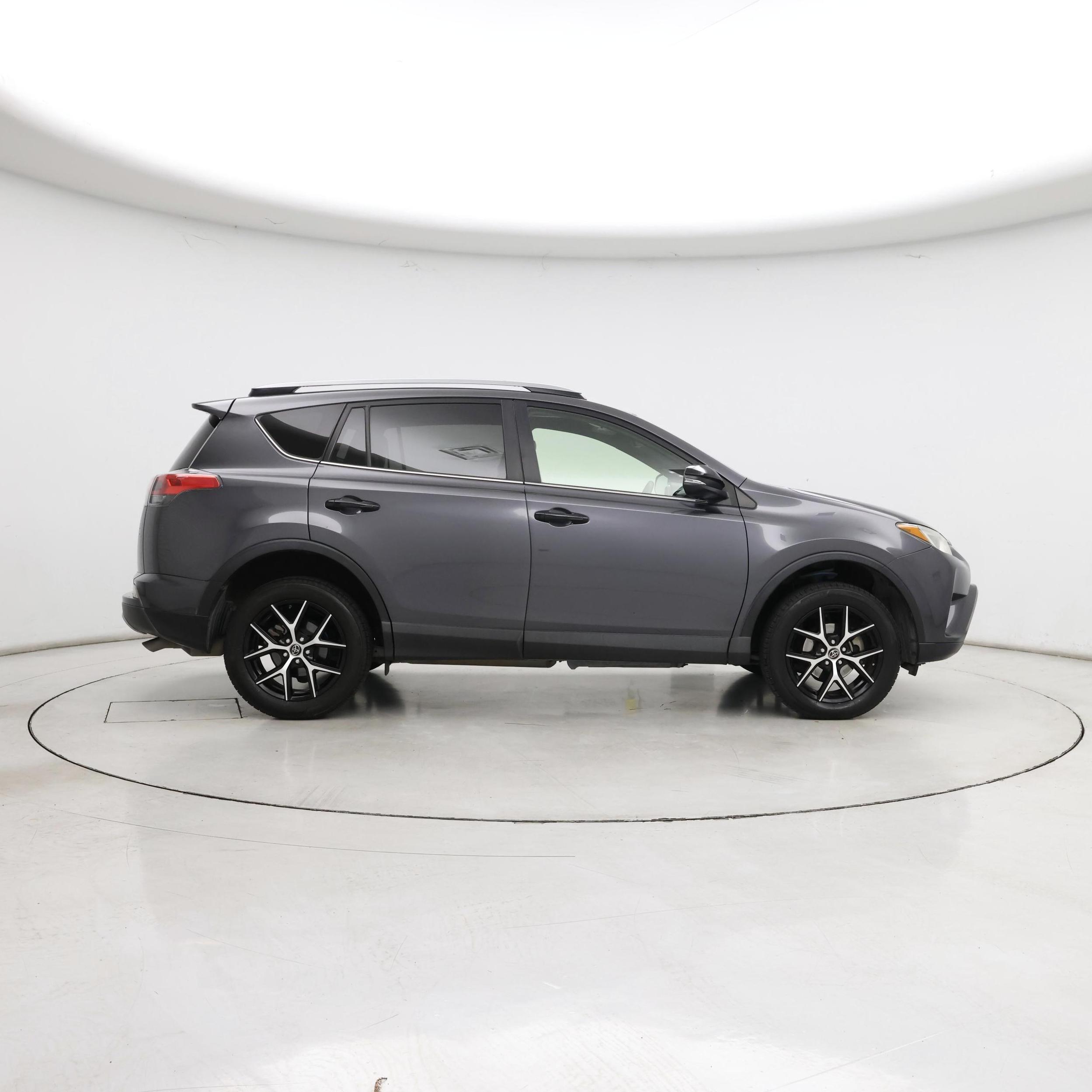 Thumbnail: 2018 Toyota RAV4 - 7