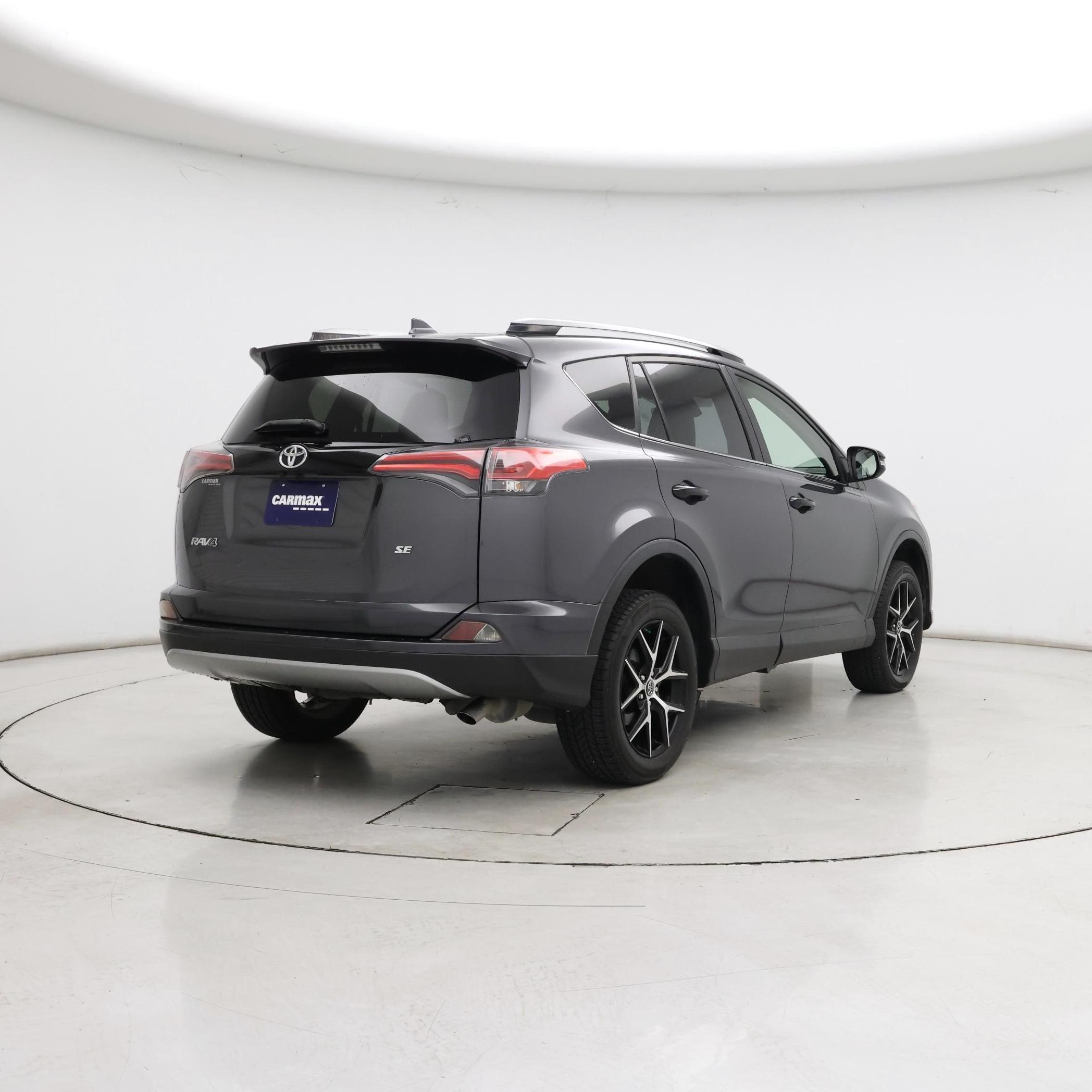 Thumbnail: 2018 Toyota RAV4 - 8