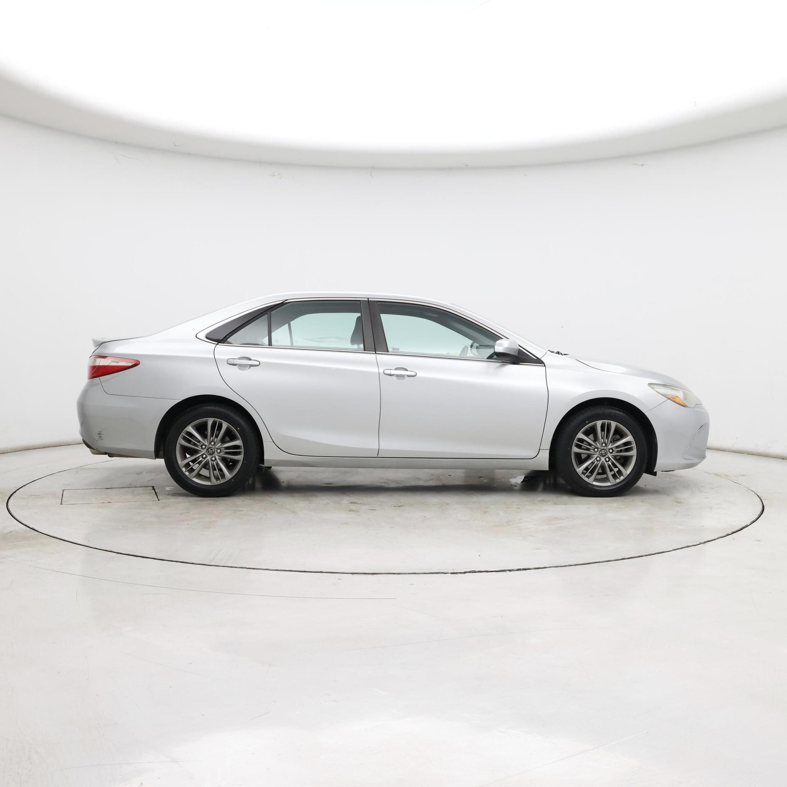 Thumbnail: 2017 Toyota Camry - 7