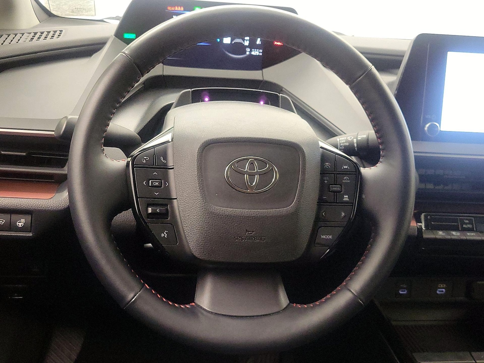 2023 Toyota Prius Prime SE - Photo 11