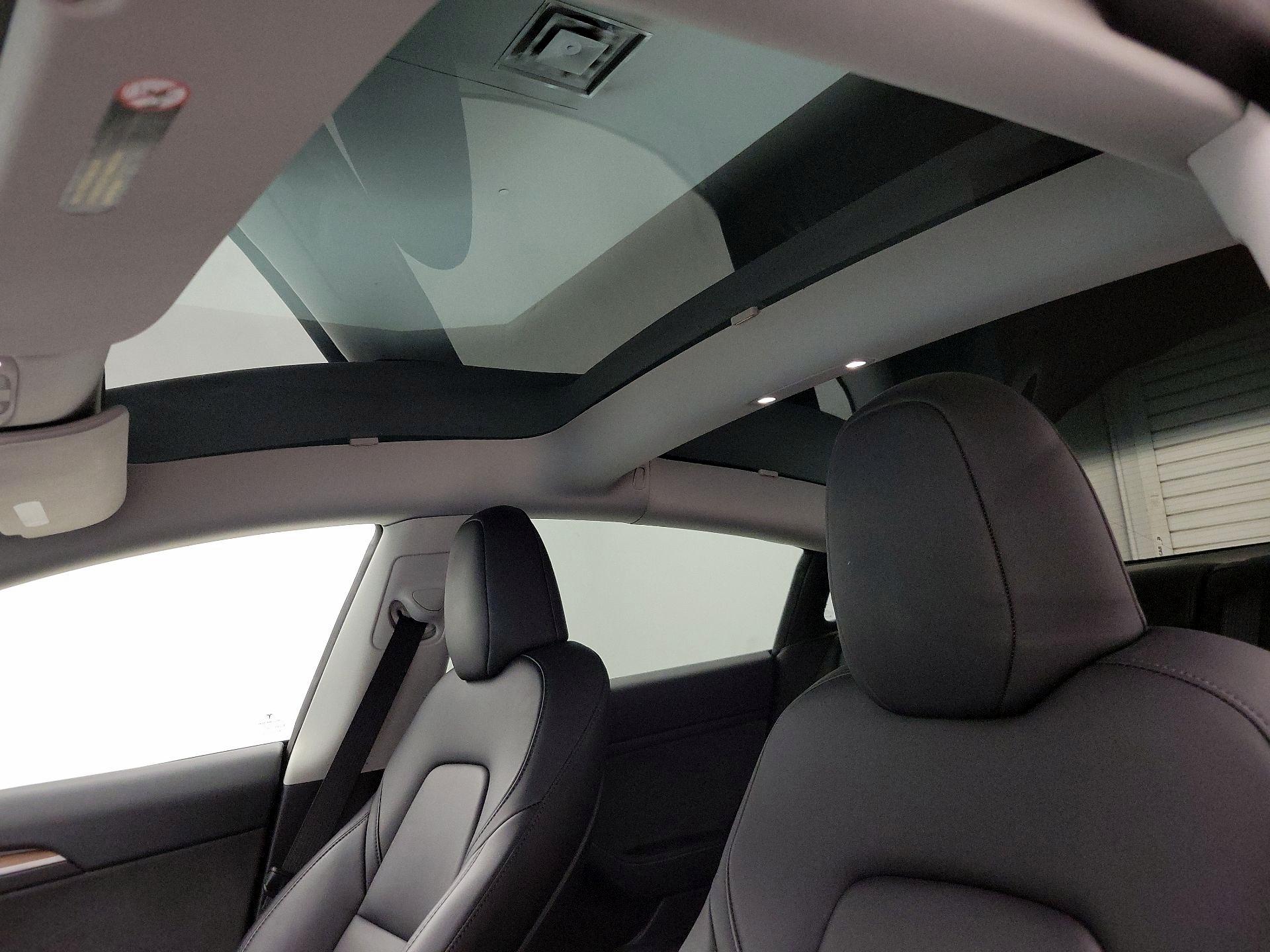 Thumbnail: 2023 Tesla Model 3 - 19