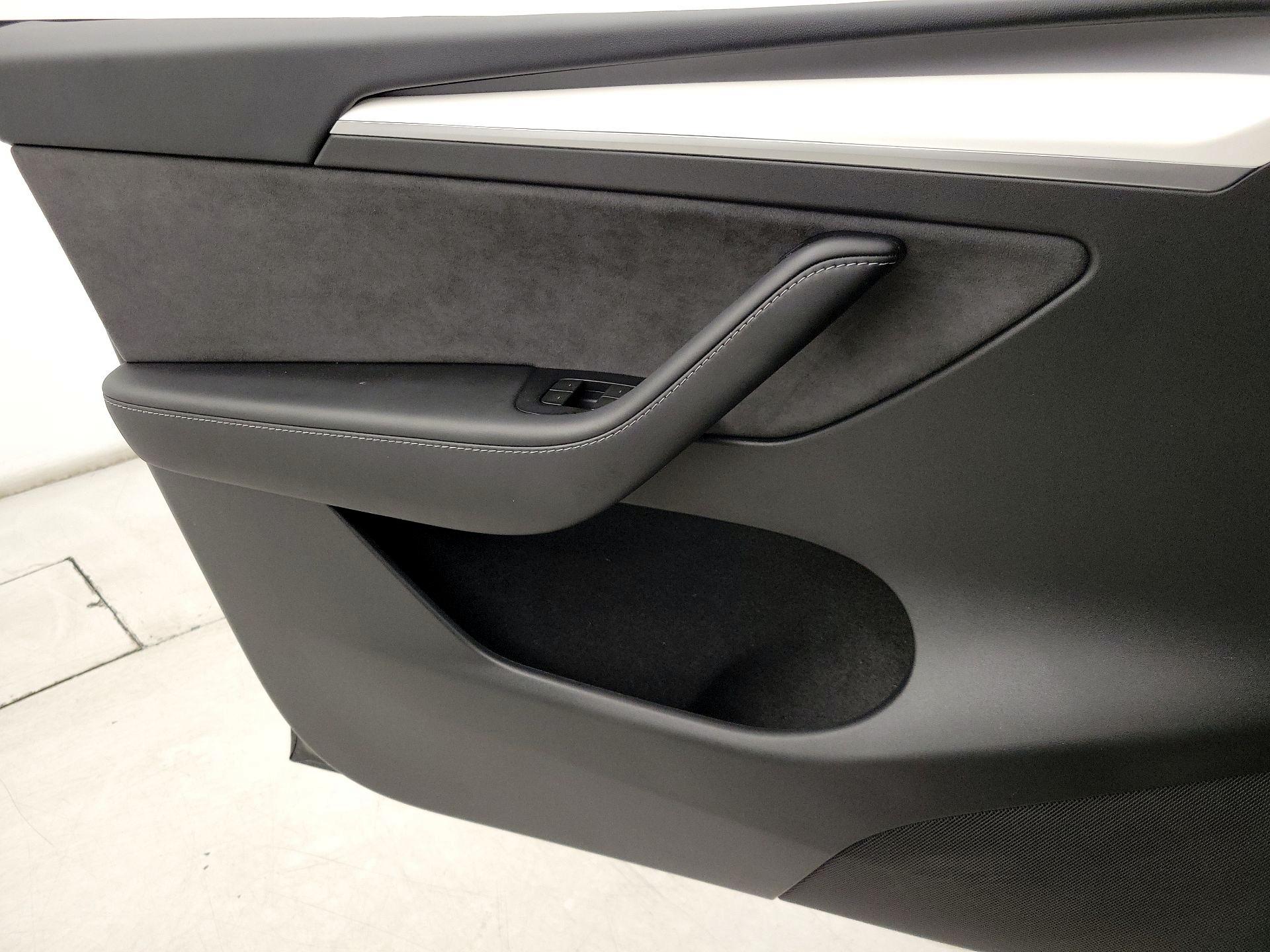 Thumbnail: 2024 Tesla Model Y - 12