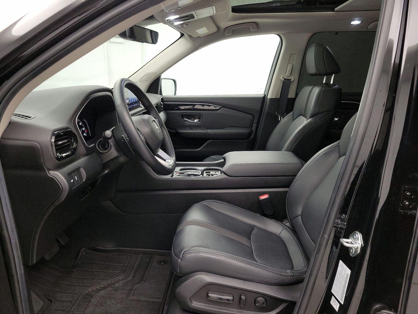 2025 Honda Pilot Touring - Photo 12