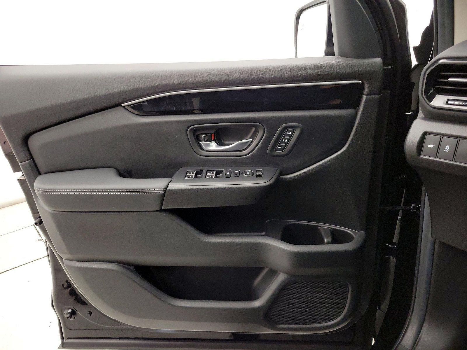 2025 Honda Pilot Touring - Photo 13