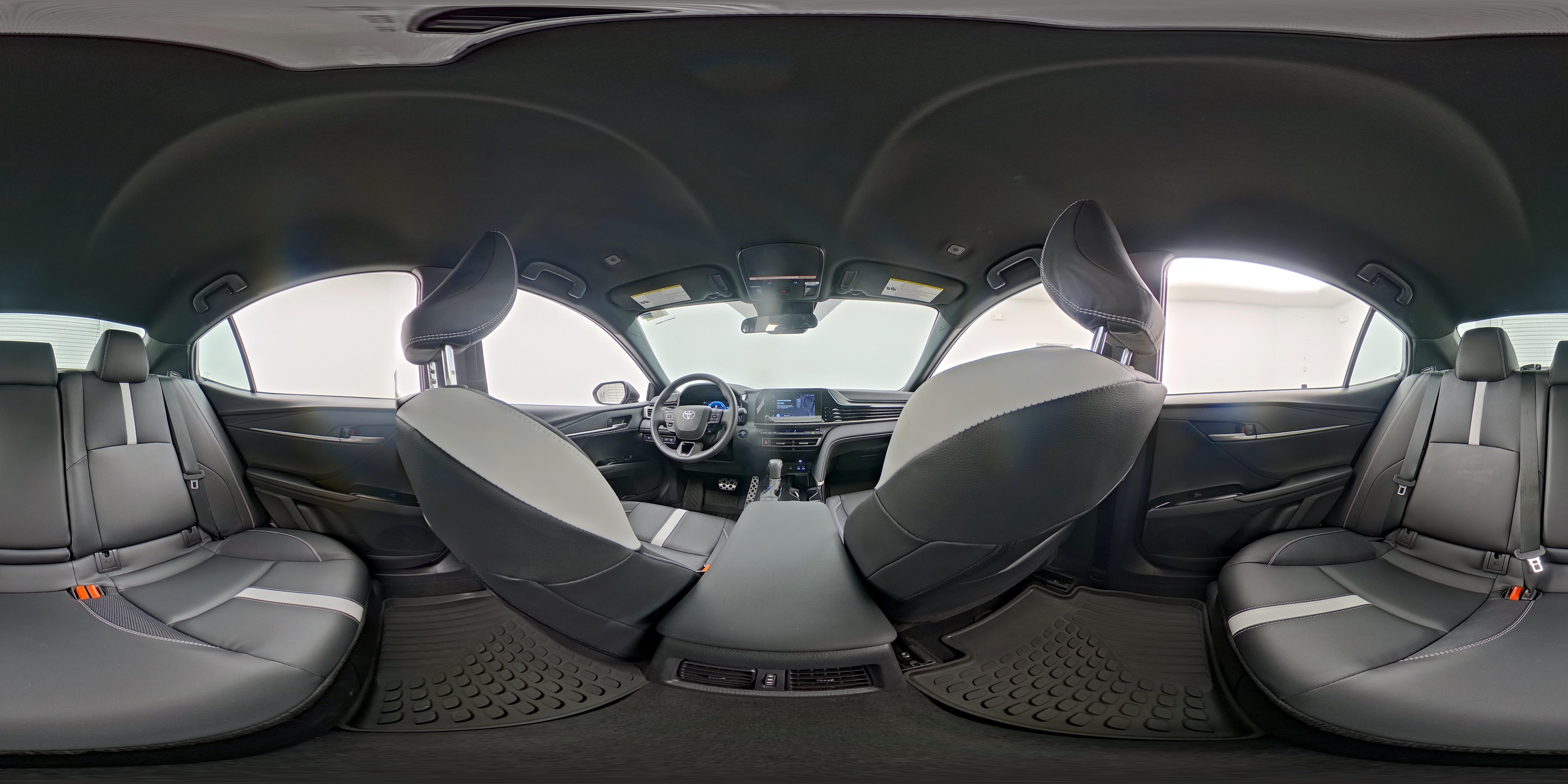 2025 Toyota Camry SE - Photo 25