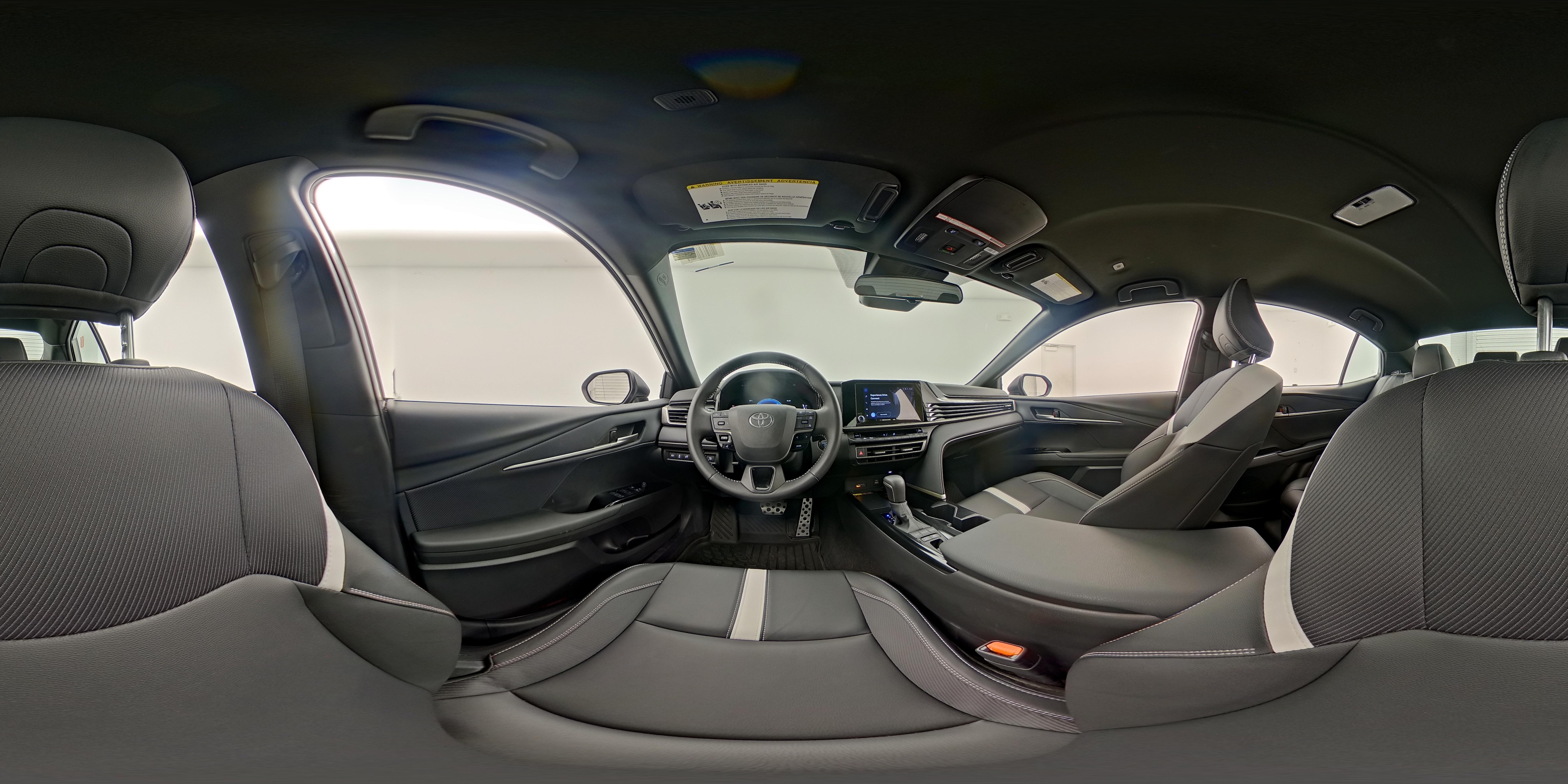 2025 Toyota Camry SE - Photo 26