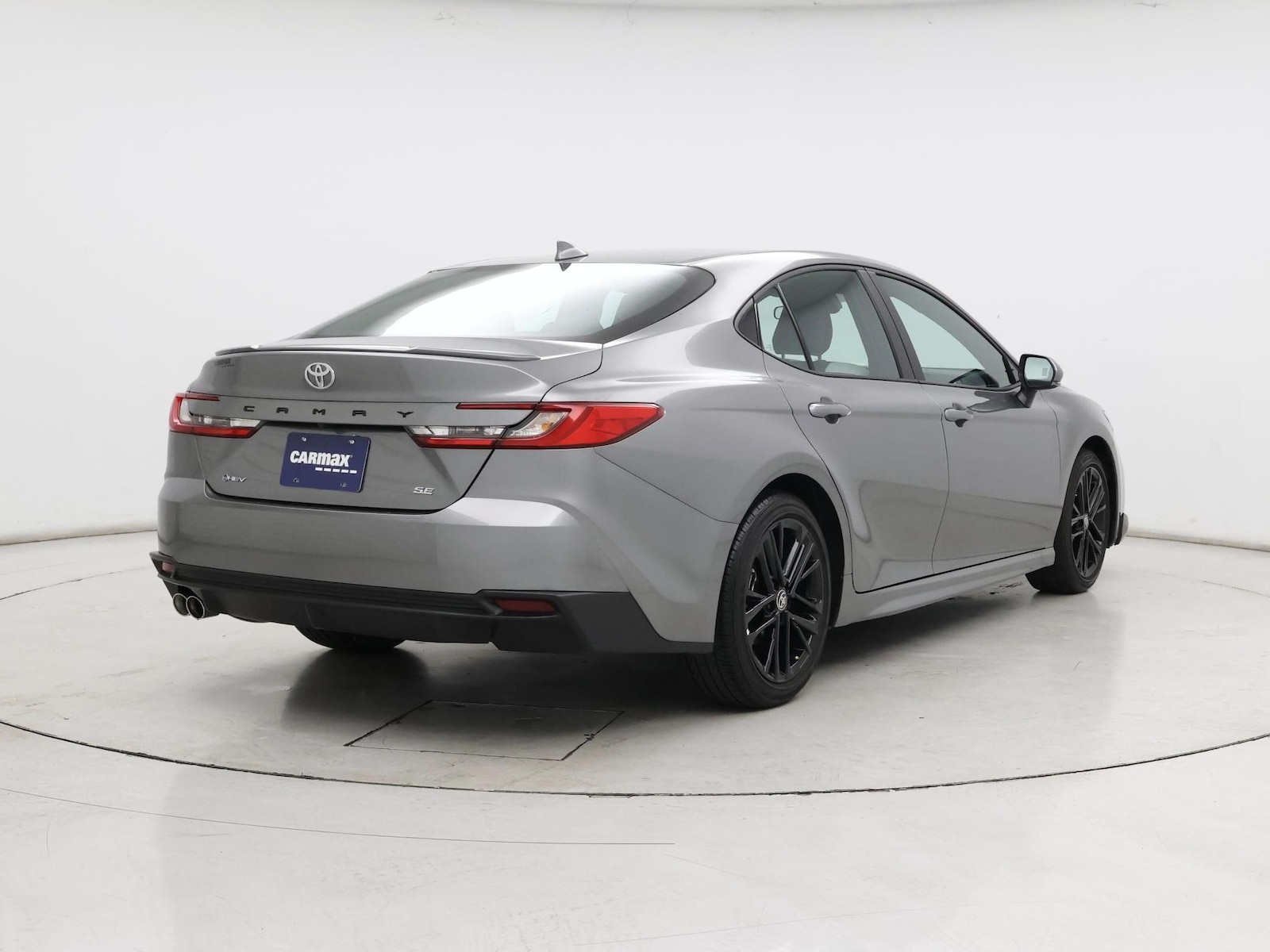 2025 Toyota Camry SE - Photo 9
