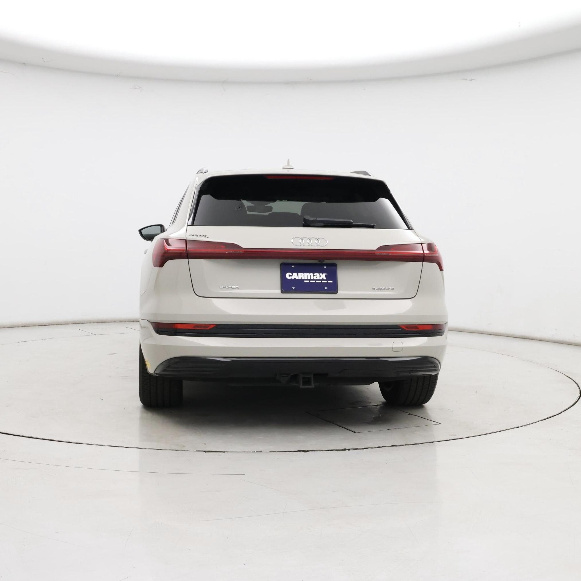 Thumbnail: 2022 Audi e-tron - 6
