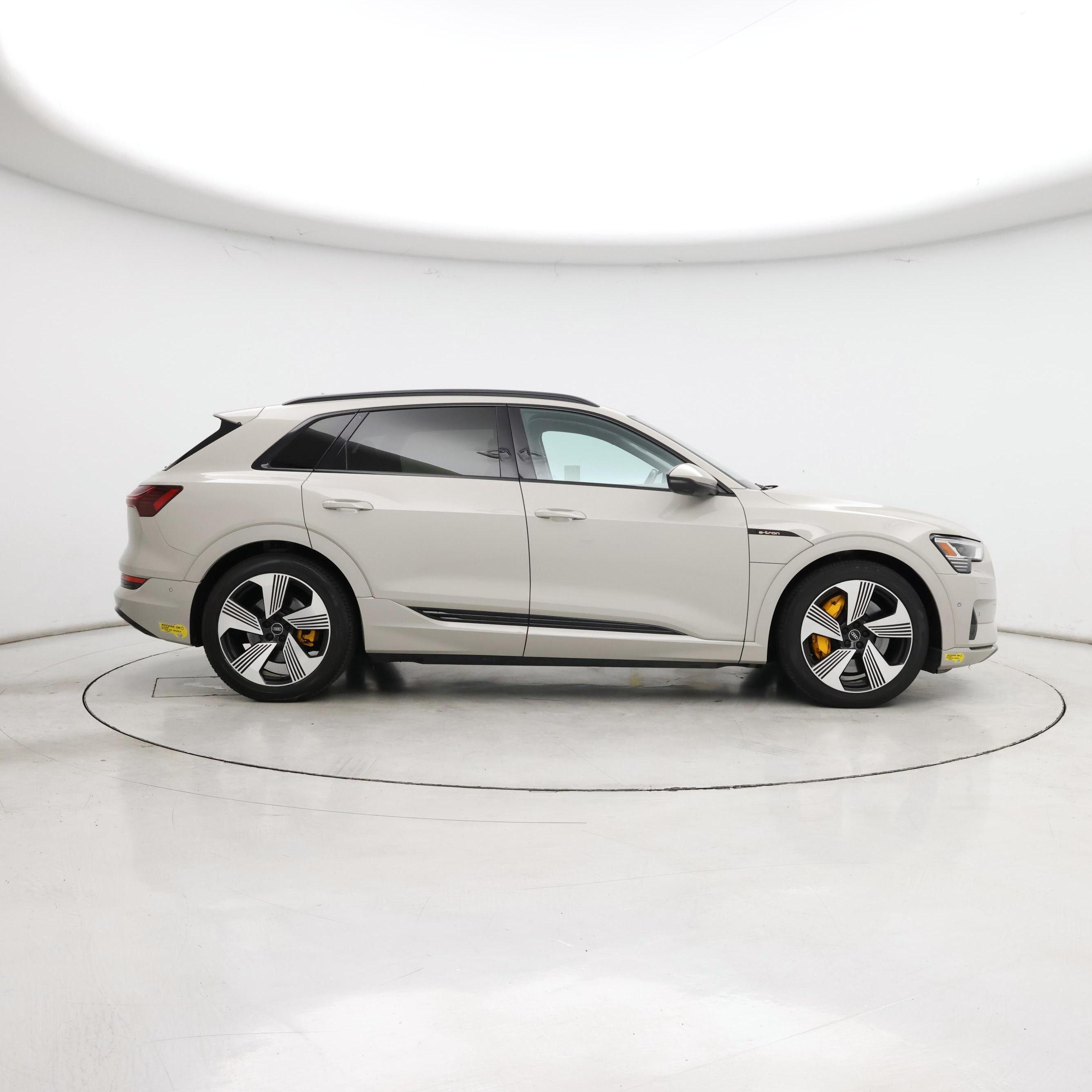 Thumbnail: 2022 Audi e-tron - 7